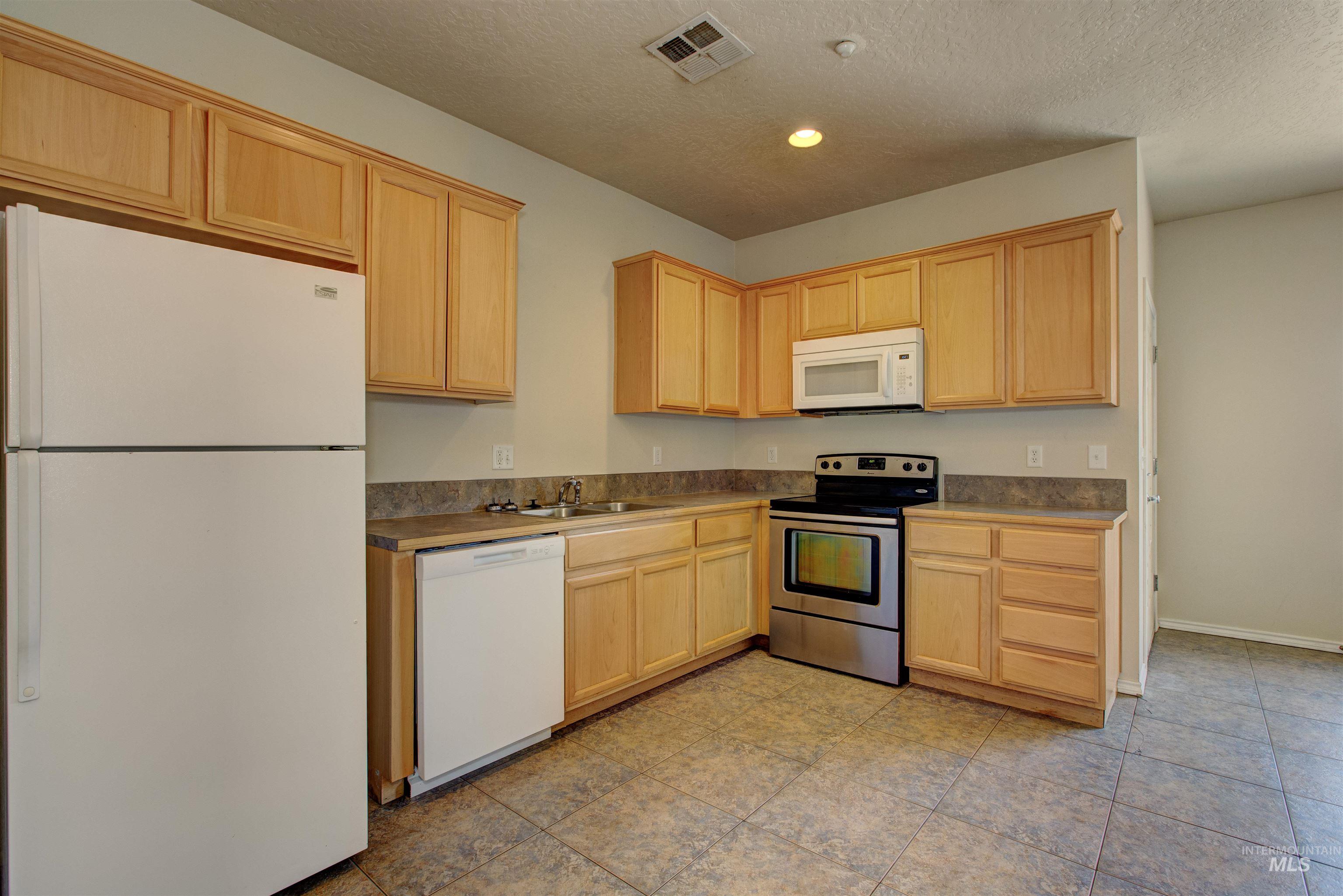 727 N Stampede Ct. Property Photo 33