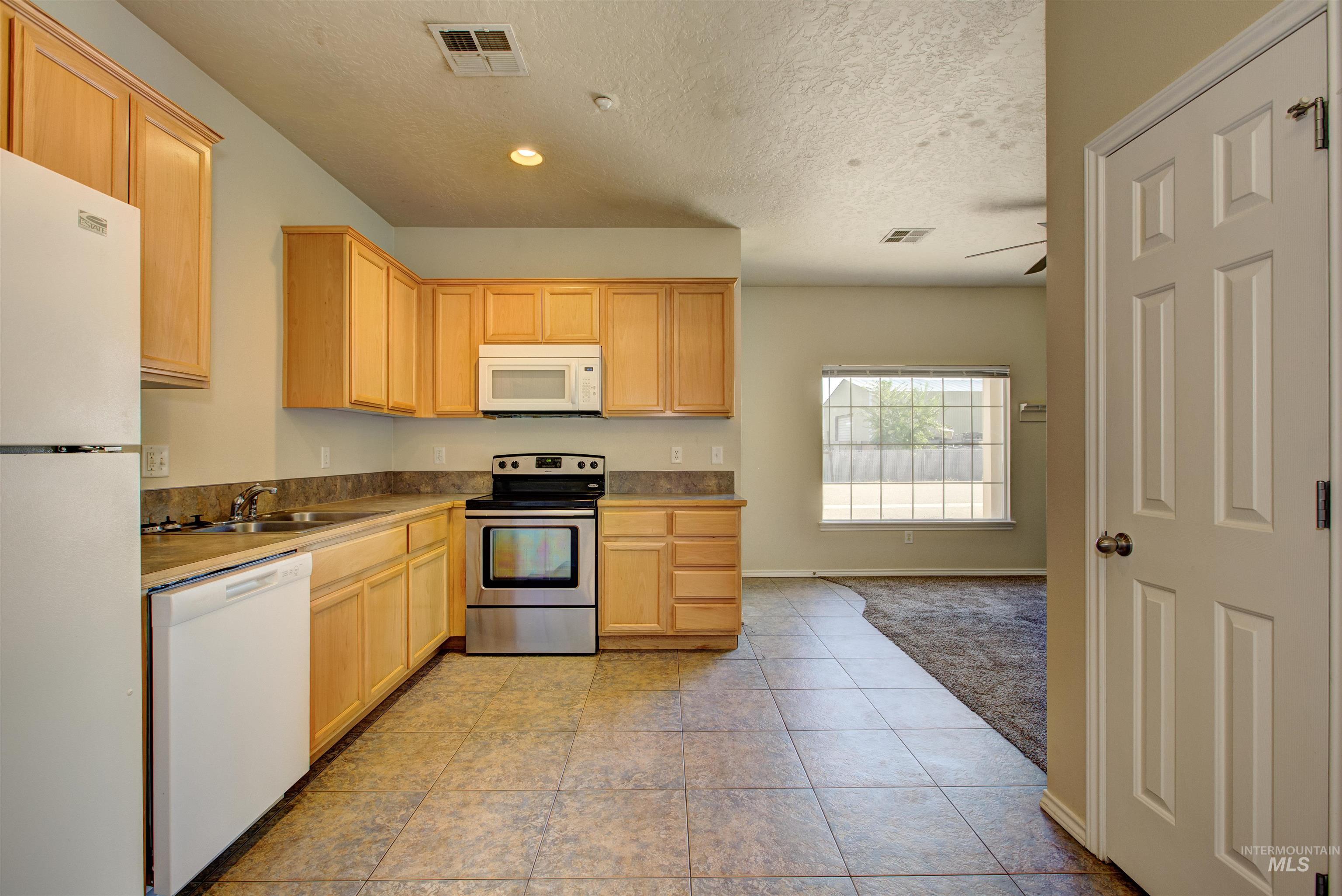 727 N Stampede Ct. Property Photo 34