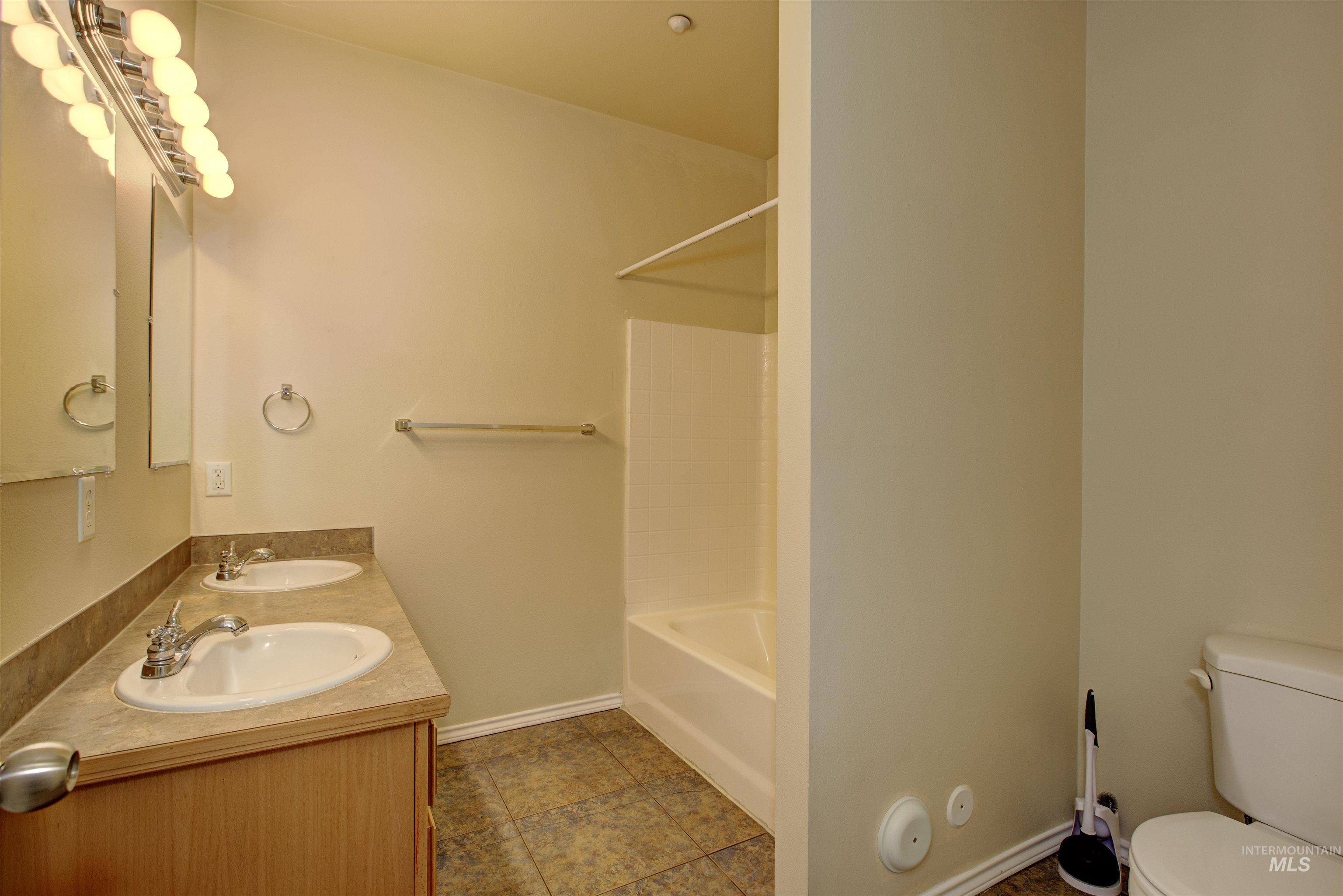727 N Stampede Ct. Property Photo 39