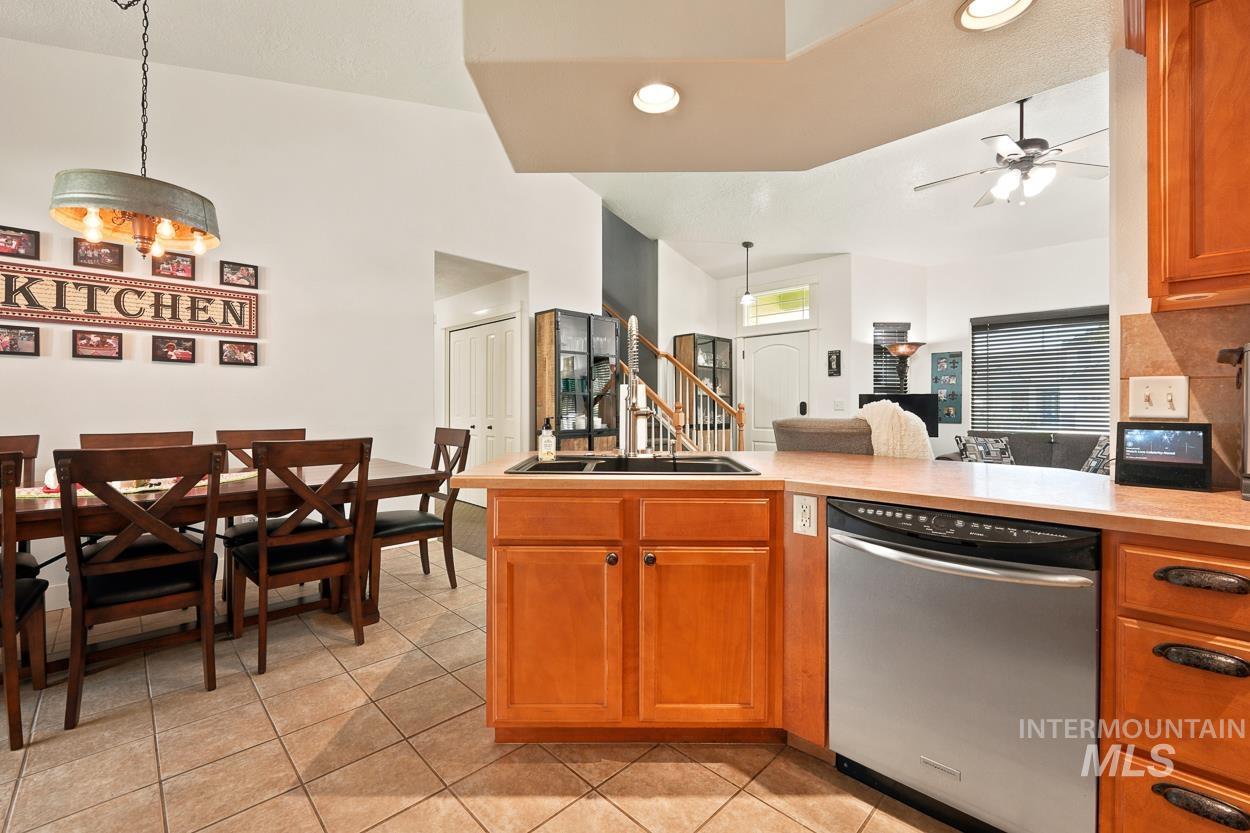 2515 Autumncrest St Property Photo 11