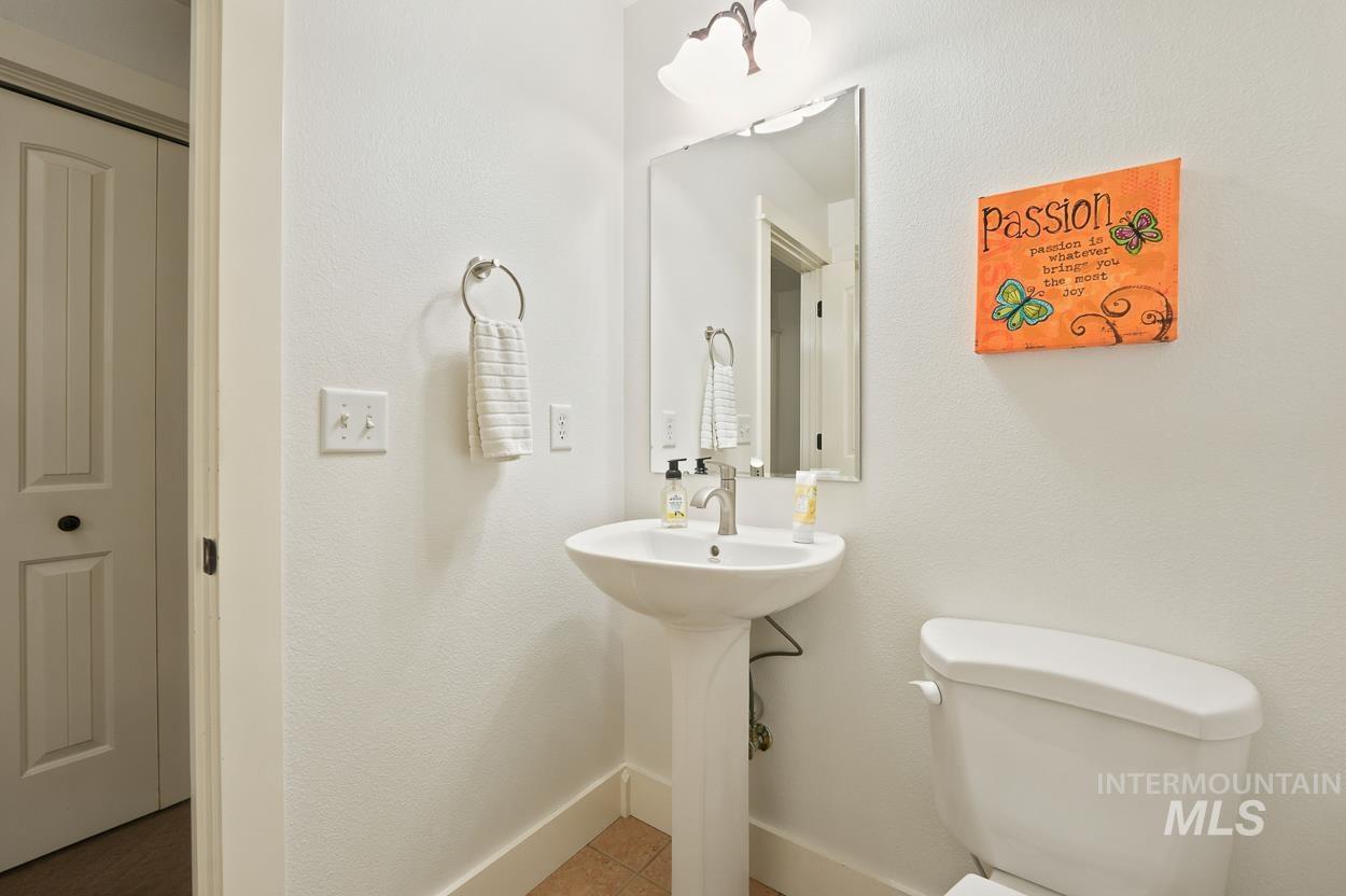 2515 Autumncrest St Property Photo 13
