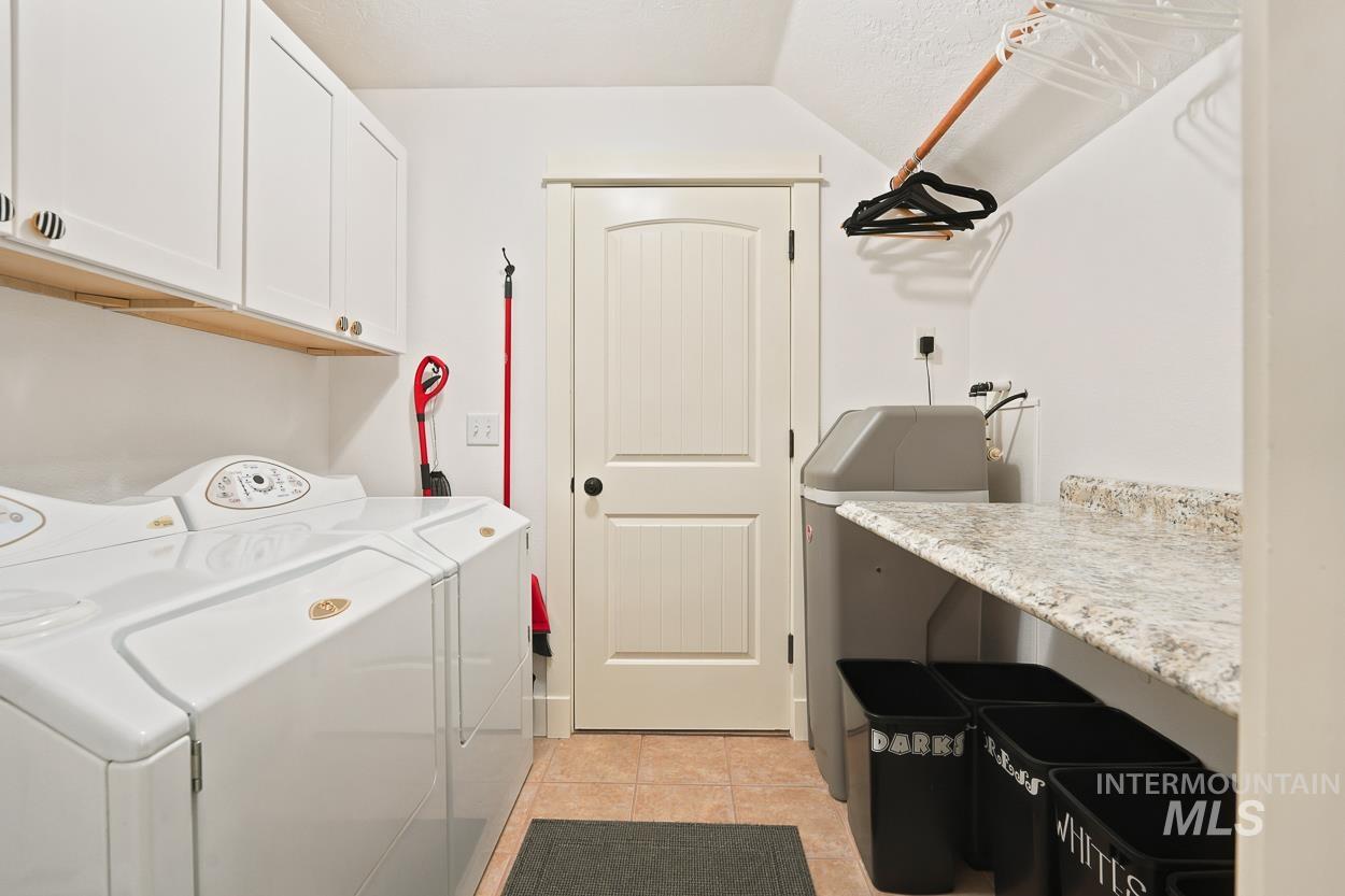 2515 Autumncrest St Property Photo 14