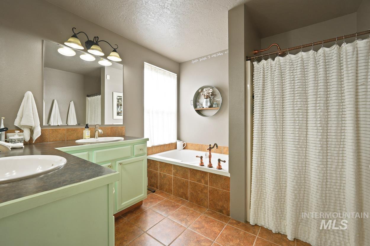 2515 Autumncrest St Property Photo 17