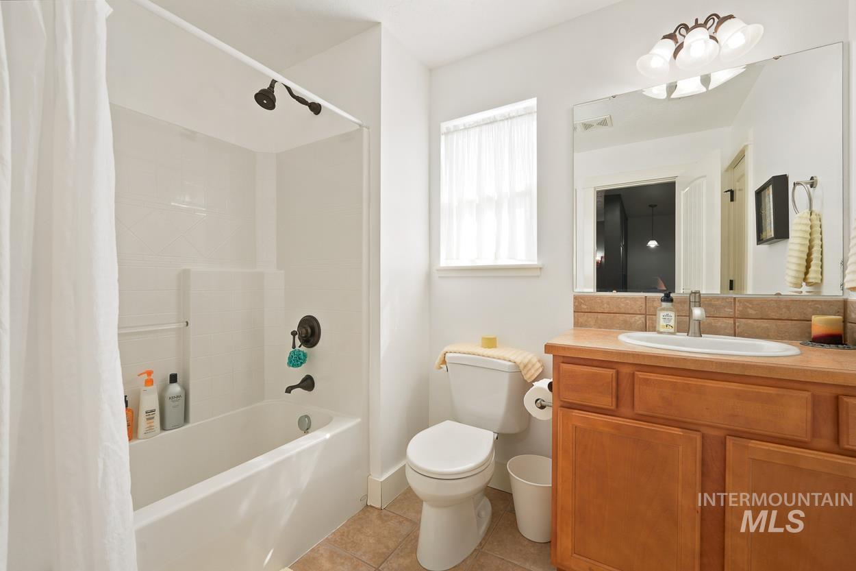 2515 Autumncrest St Property Photo 31