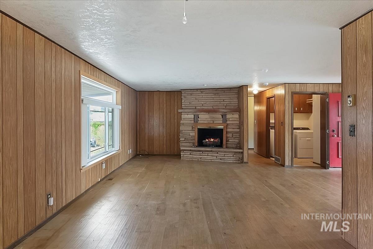 22081 Jeanne Property Photo 6
