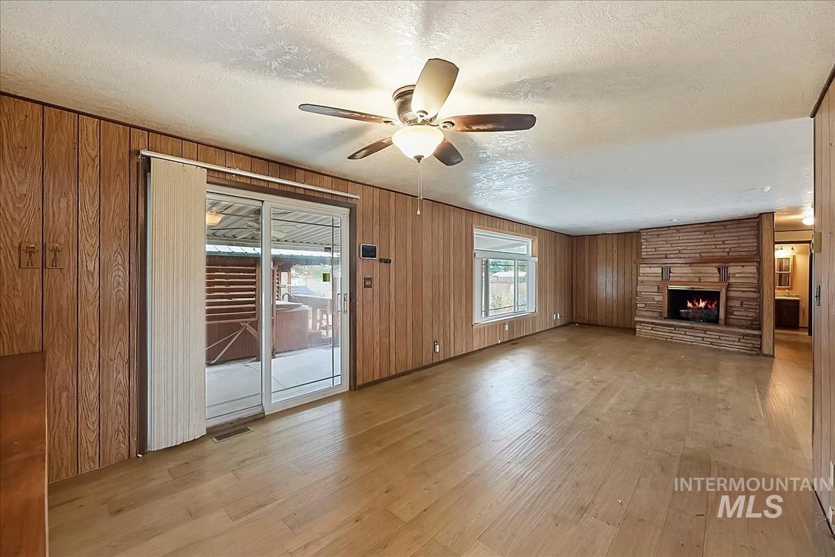 22081 Jeanne Property Photo 7