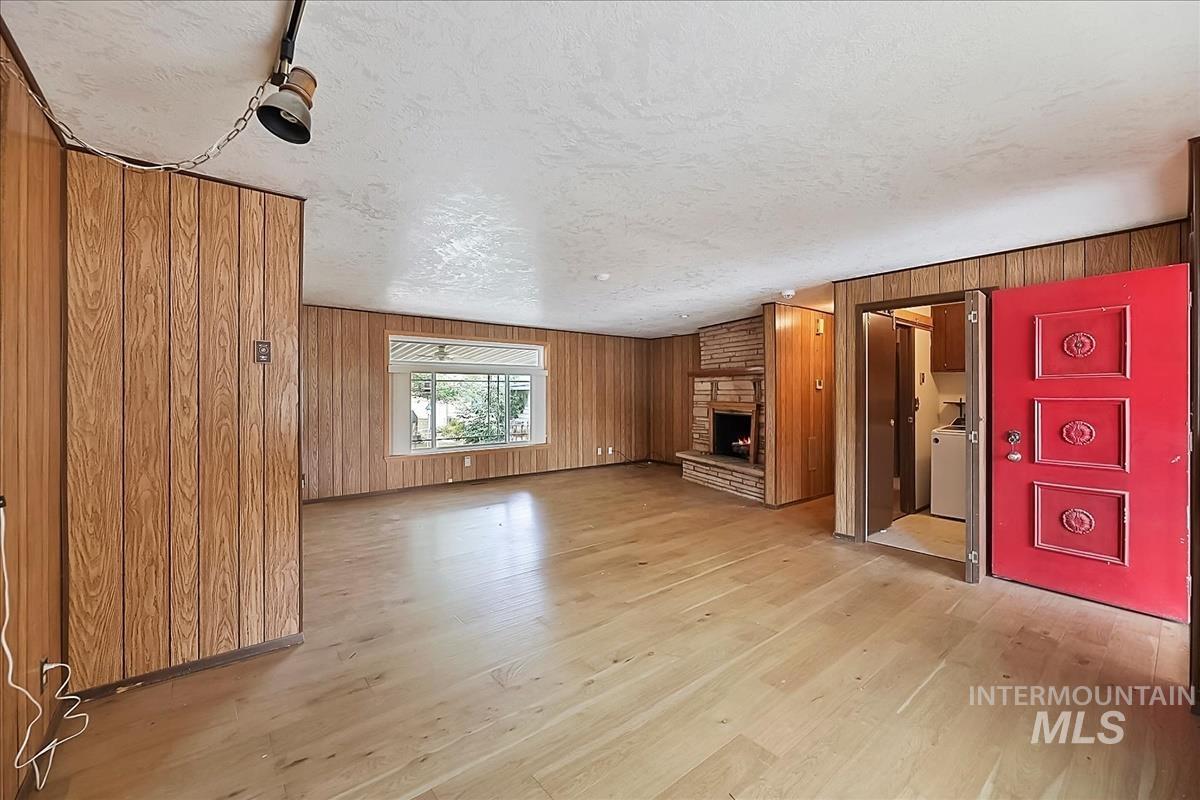 22081 Jeanne Property Photo 9