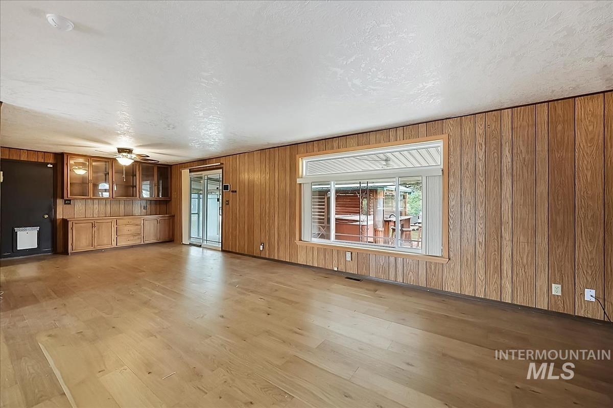 22081 Jeanne Property Photo 11