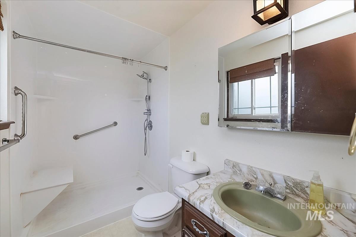 22081 Jeanne Property Photo 16