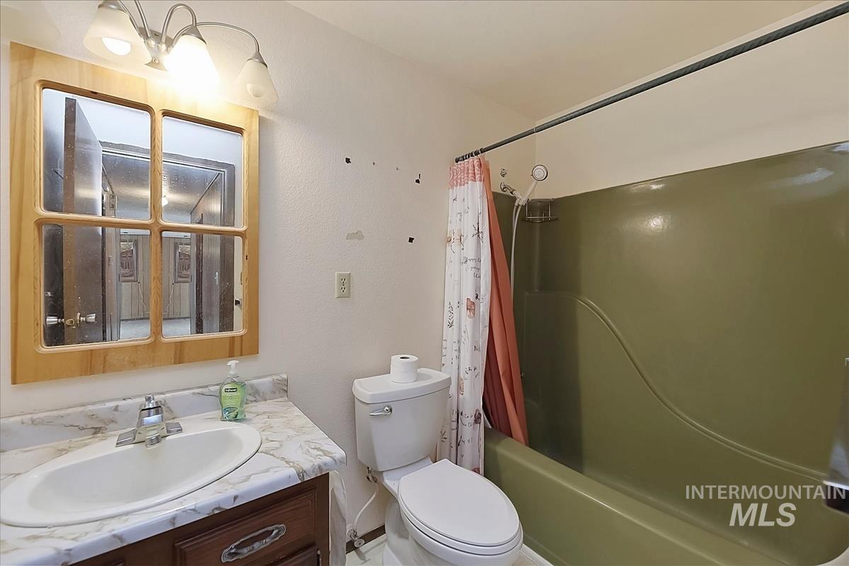 22081 Jeanne Property Photo 19