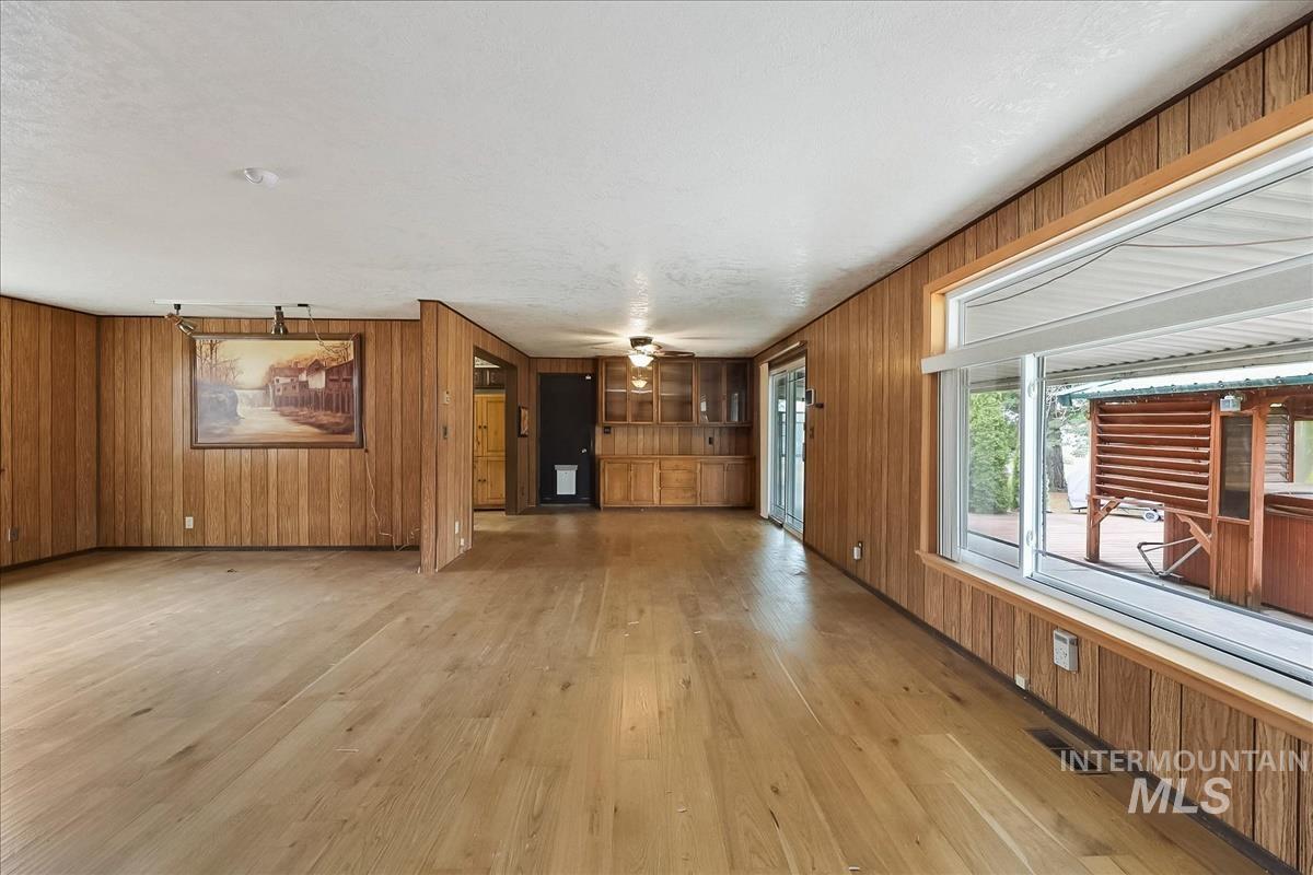 22081 Jeanne Property Photo 25