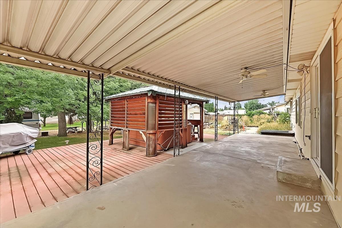 22081 Jeanne Property Photo 32