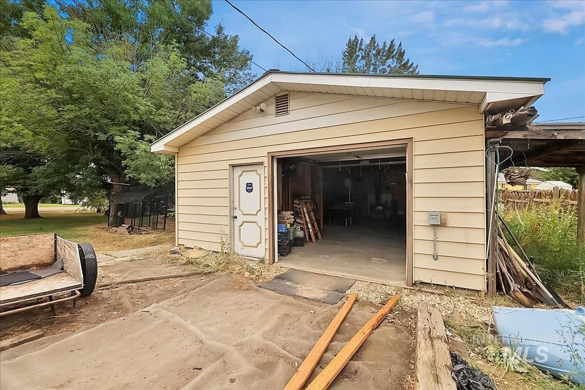 22081 Jeanne Property Photo 37