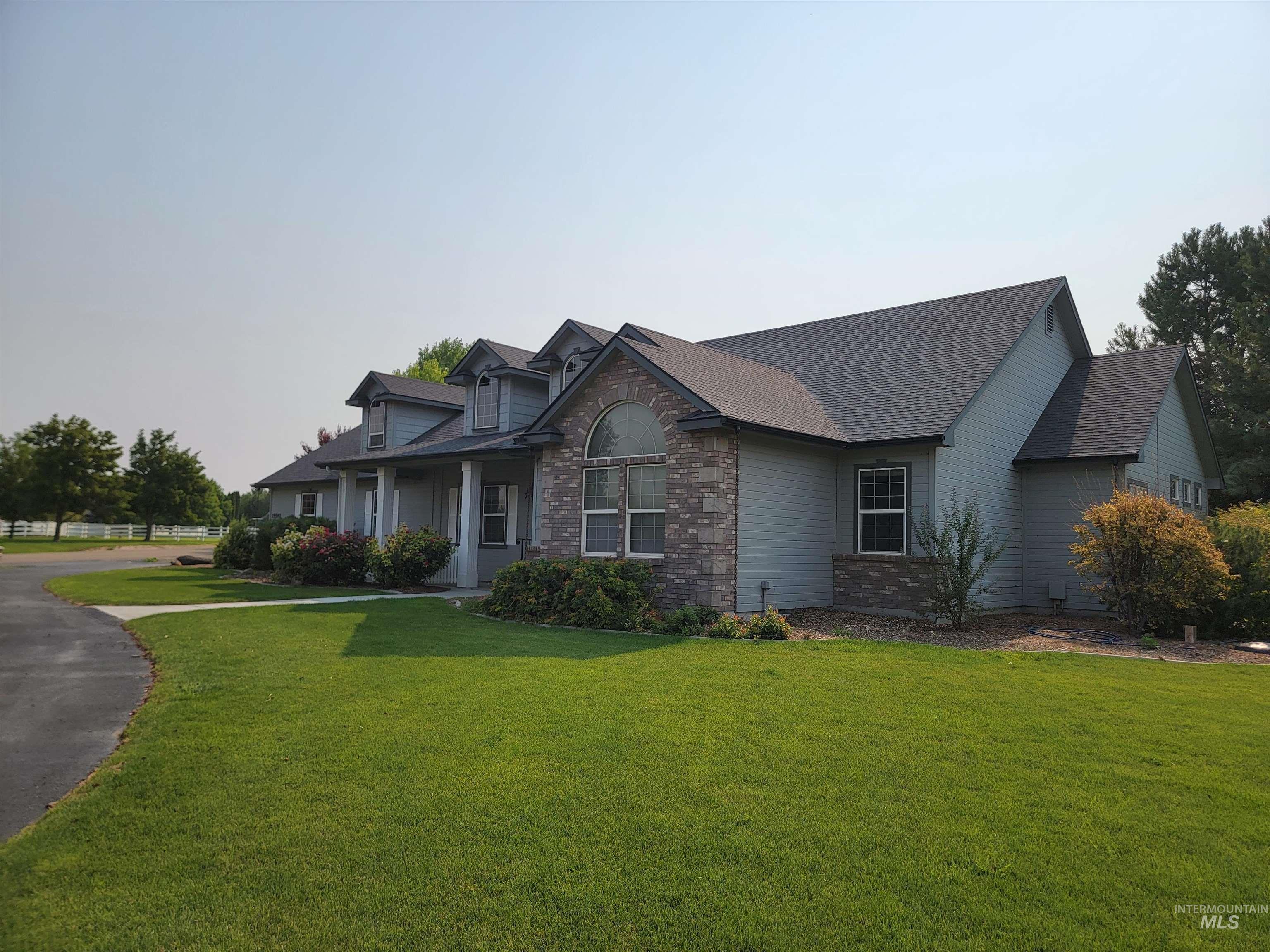 15592 Eclipse Dr Property Photo 2