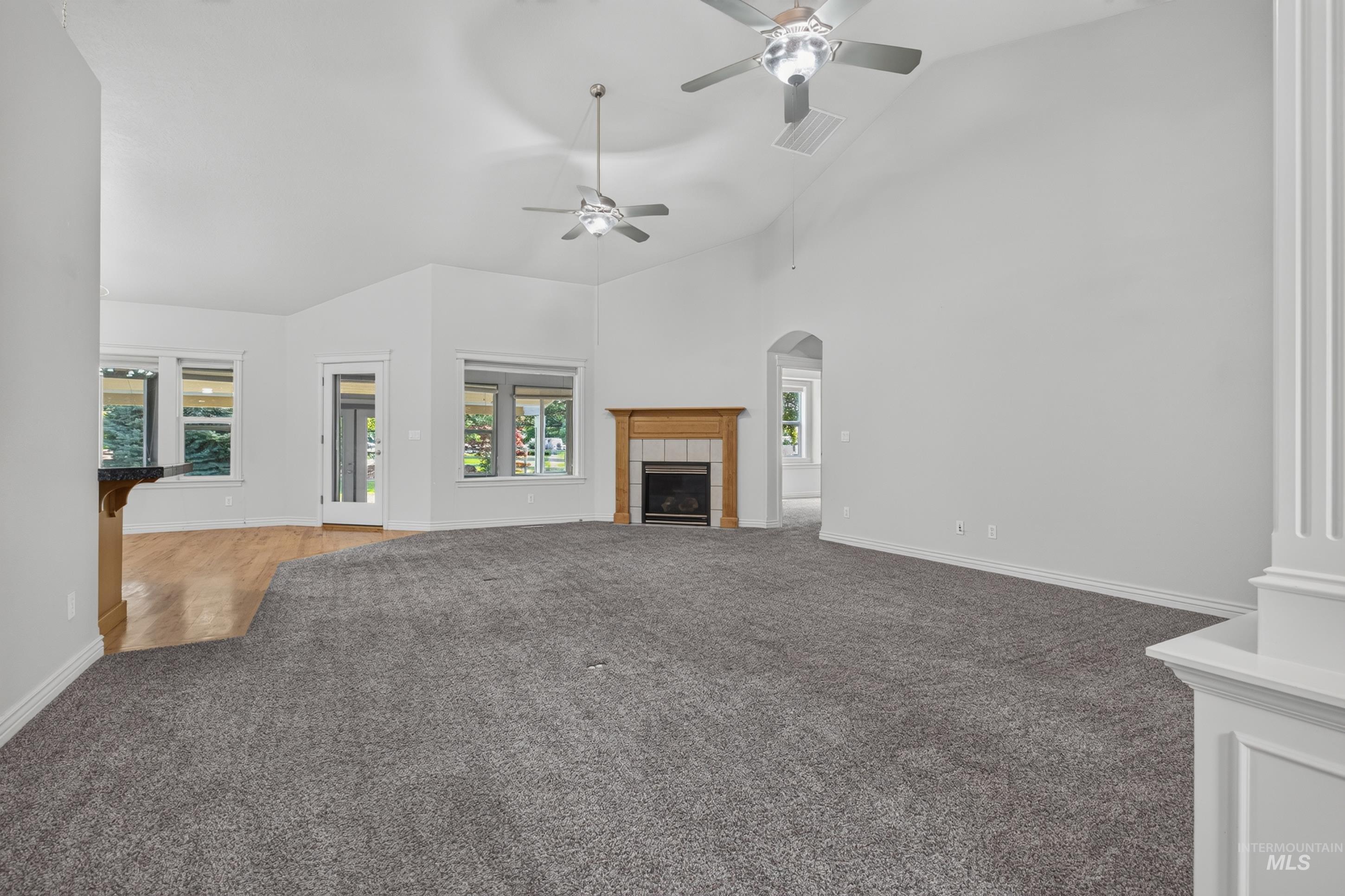 15592 Eclipse Dr Property Photo 17
