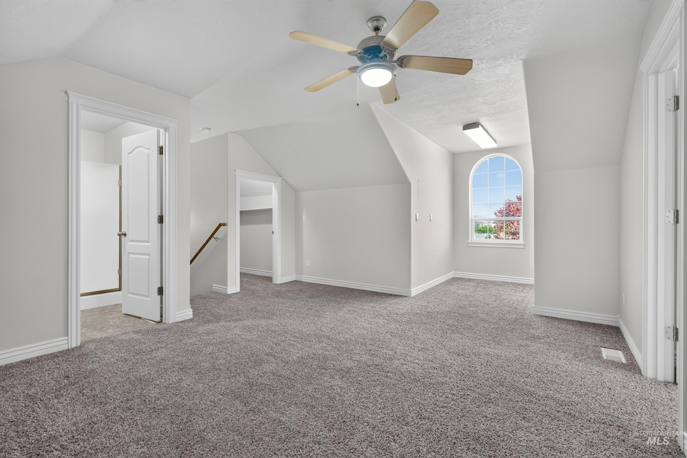 15592 Eclipse Dr Property Photo 26