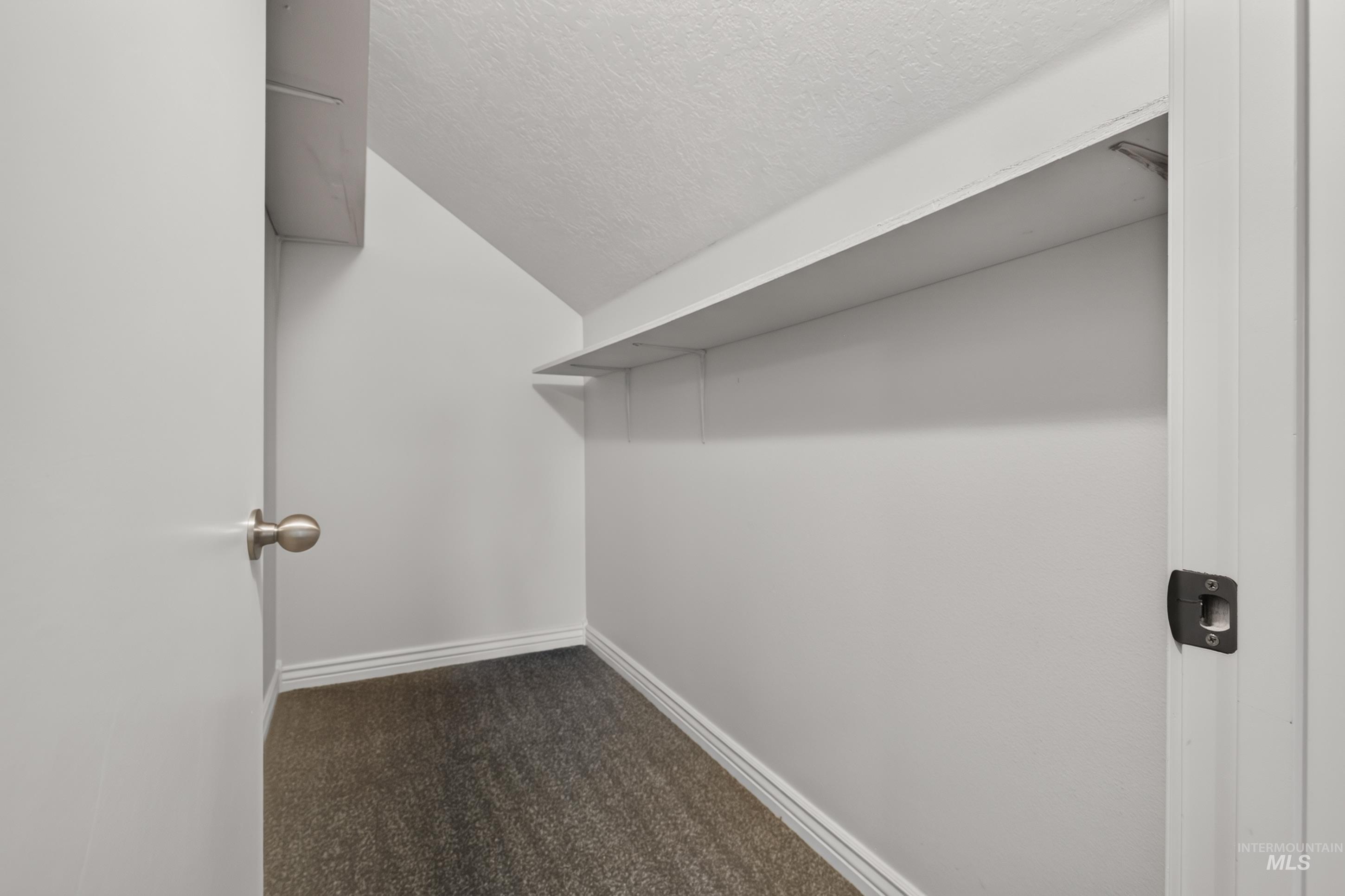 15592 Eclipse Dr Property Photo 27