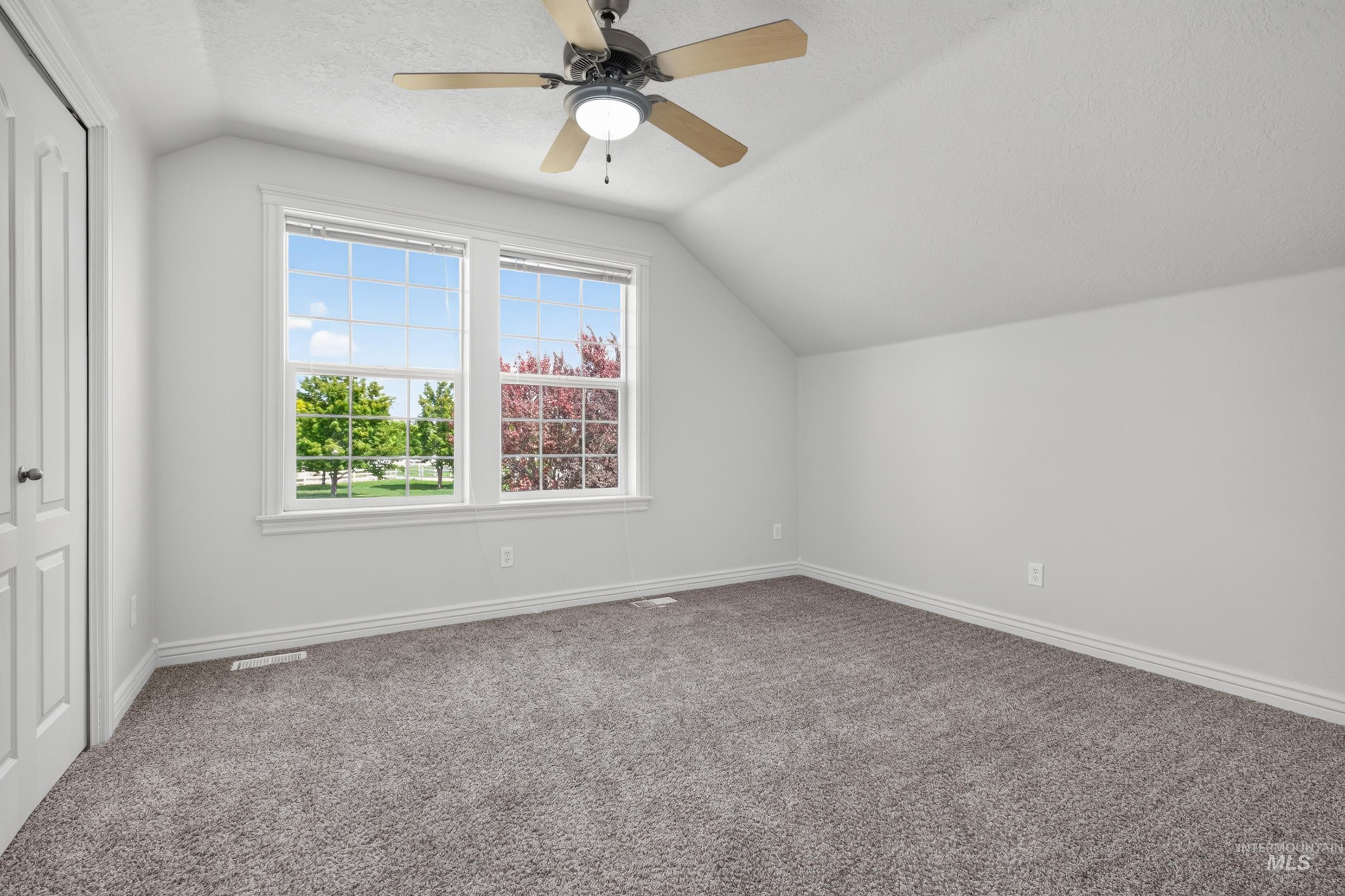 15592 Eclipse Dr Property Photo 29