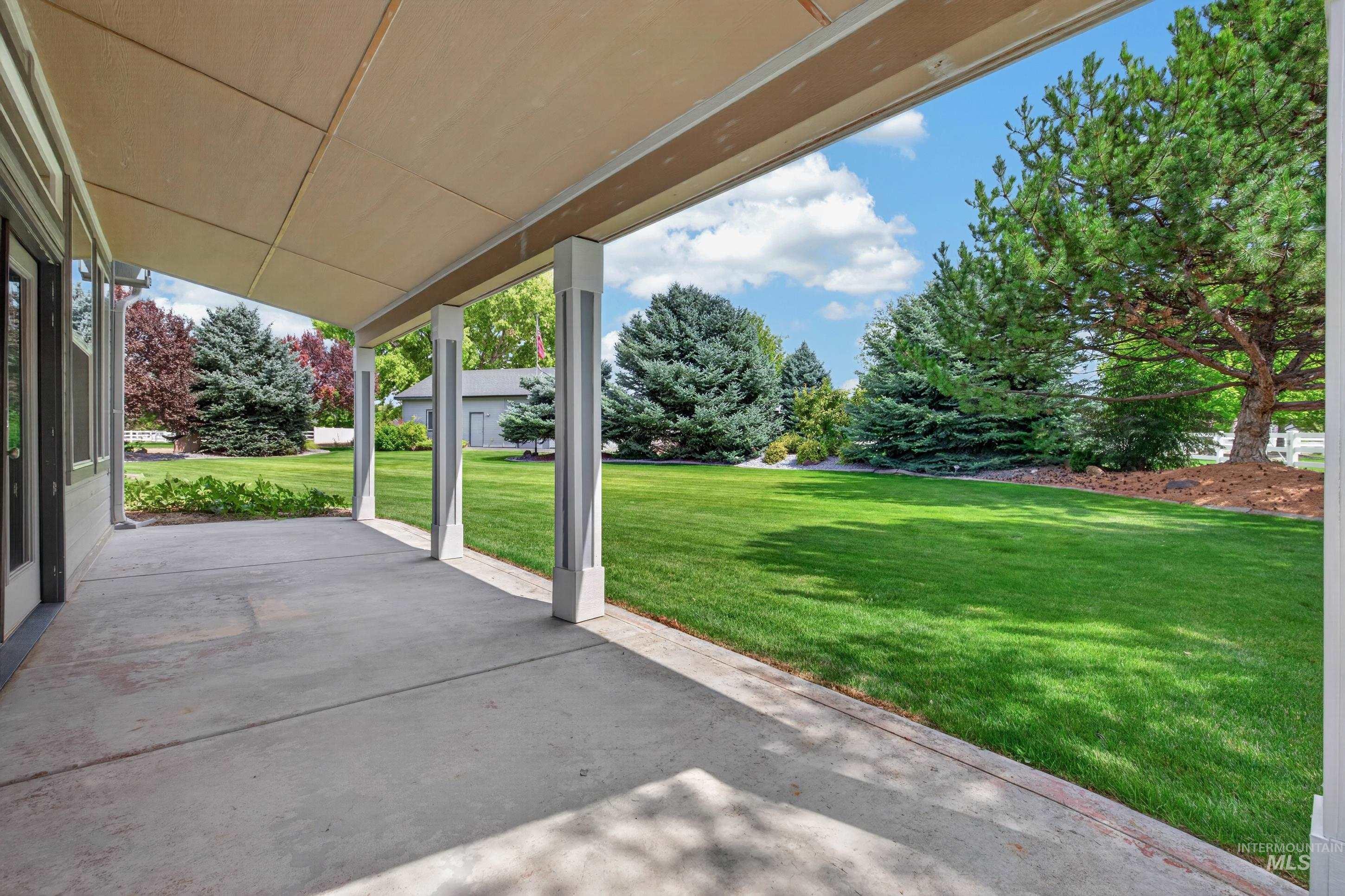 15592 Eclipse Dr Property Photo 41