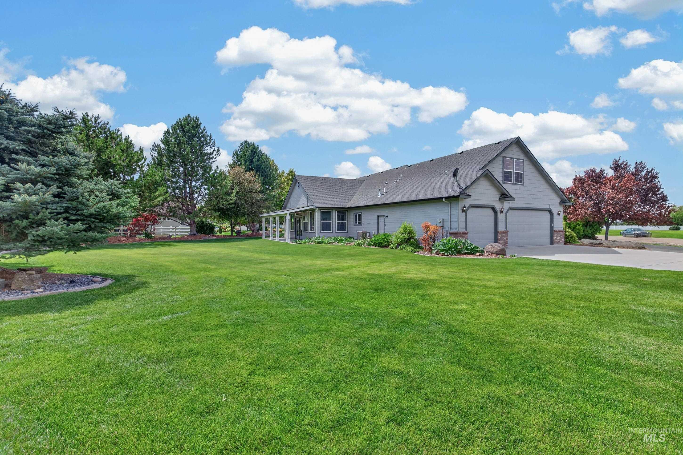 15592 Eclipse Dr Property Photo 44