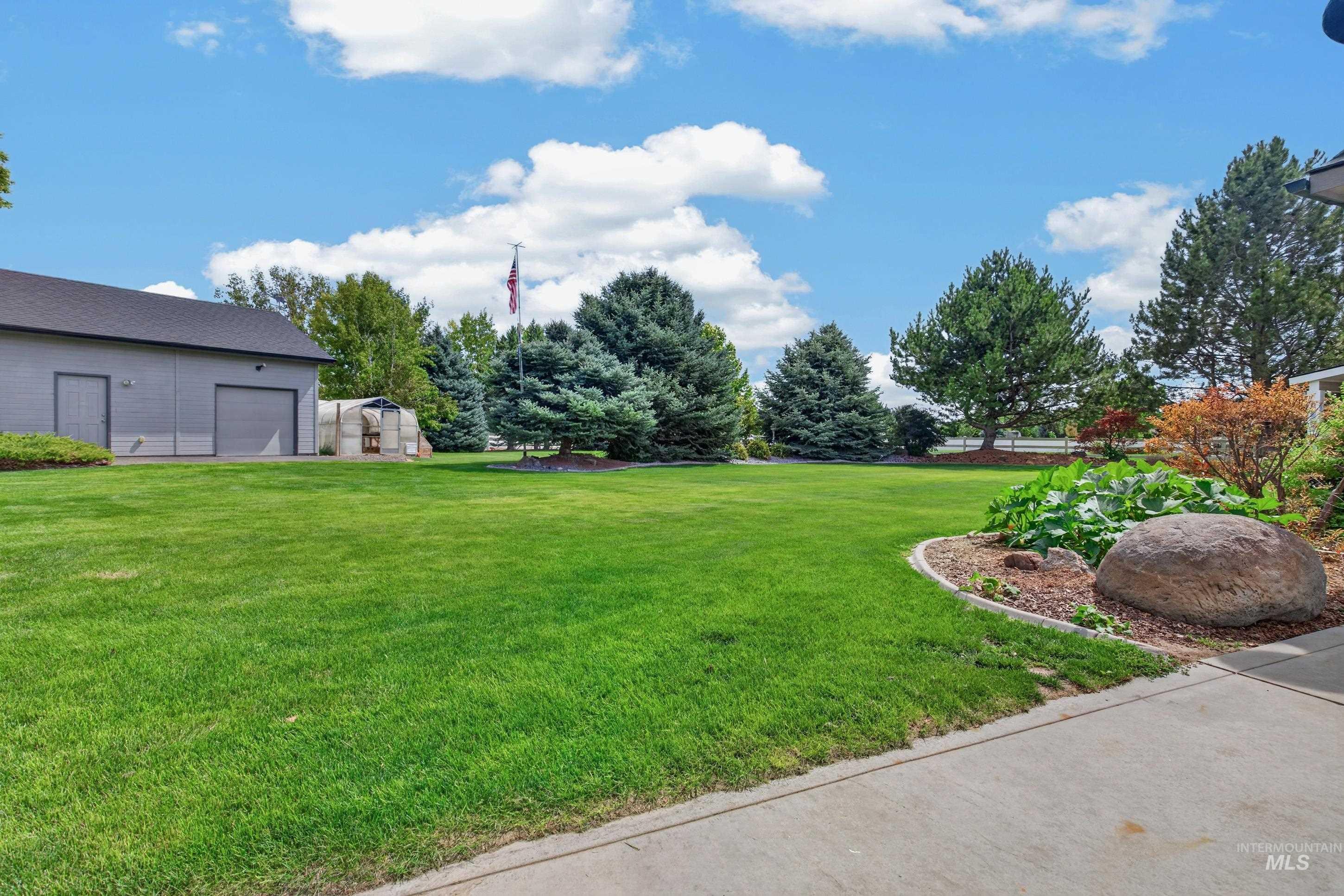15592 Eclipse Dr Property Photo 45
