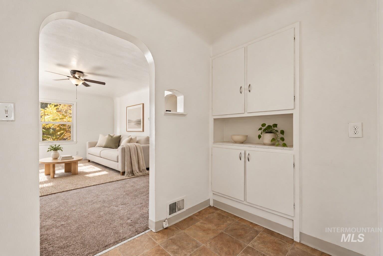 1104 E Dewey Avenue Property Photo 6