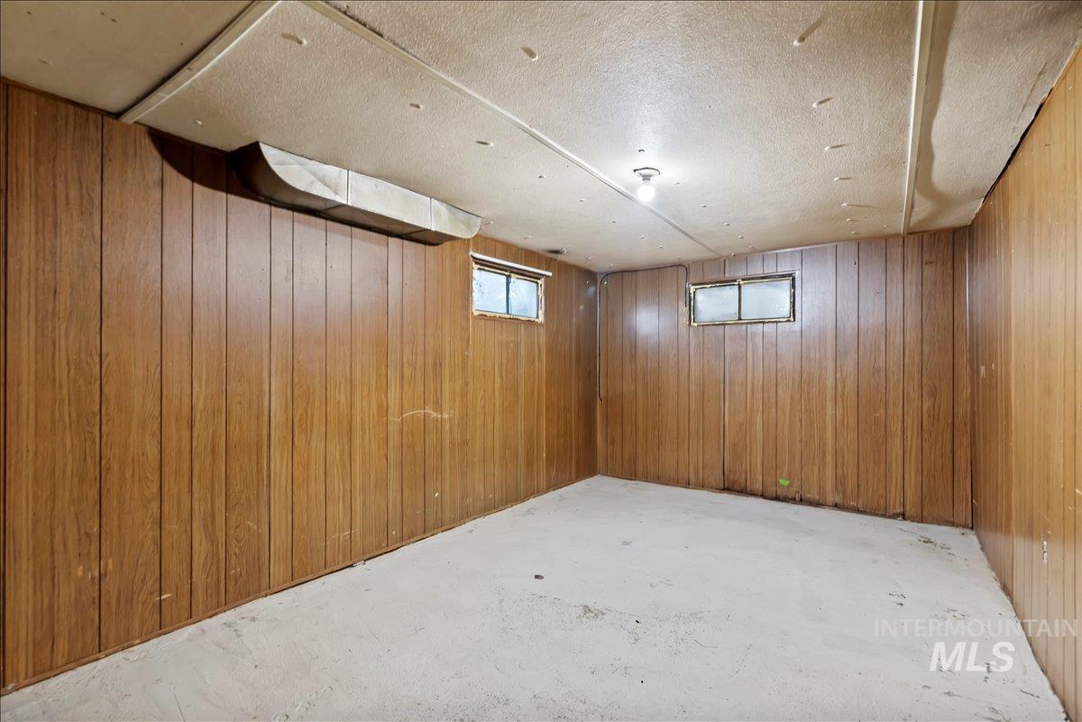 1104 E Dewey Avenue Property Photo 14