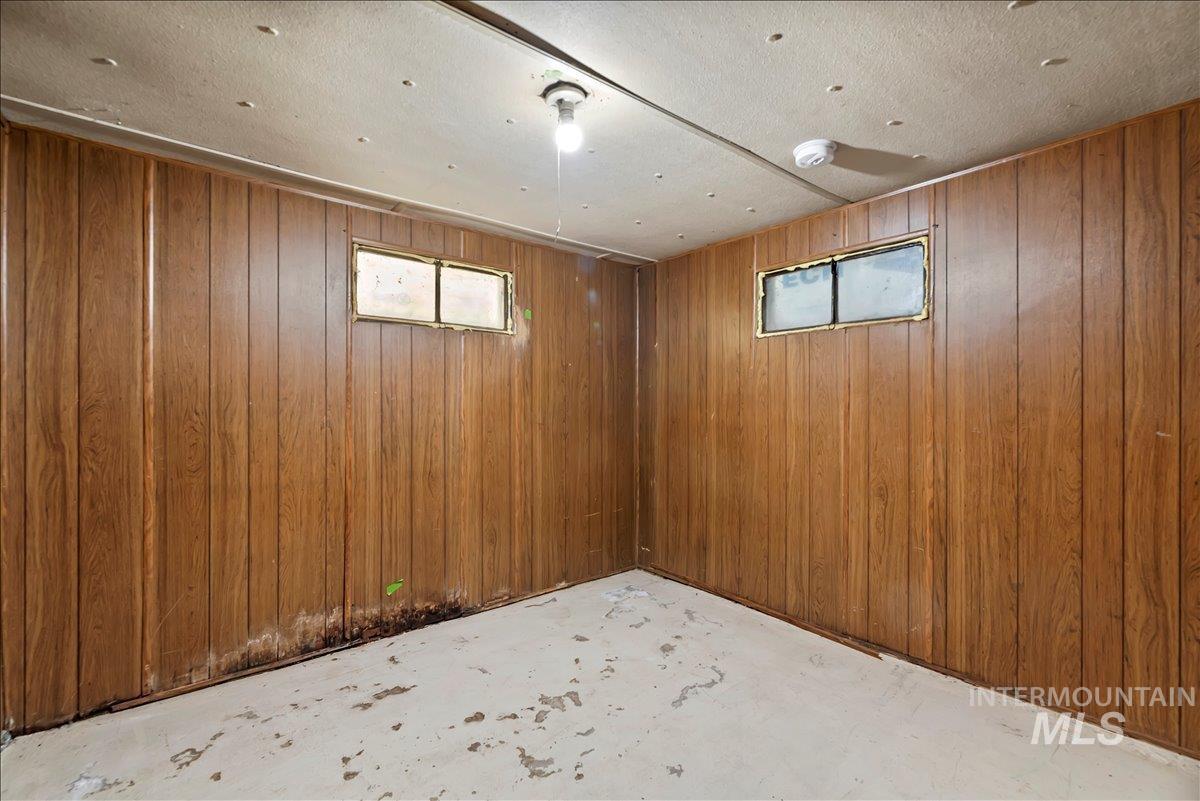 1104 E Dewey Avenue Property Photo 15
