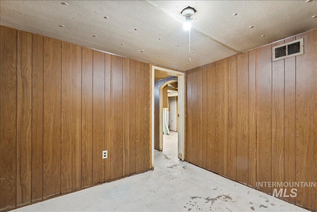 1104 E Dewey Avenue Property Photo 16