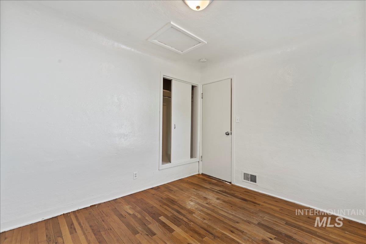 1104 E Dewey Property Photo 11