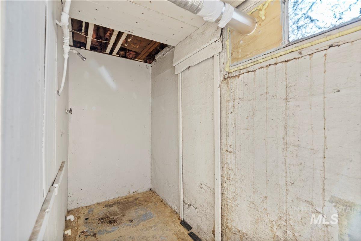 1104 E Dewey Property Photo 19