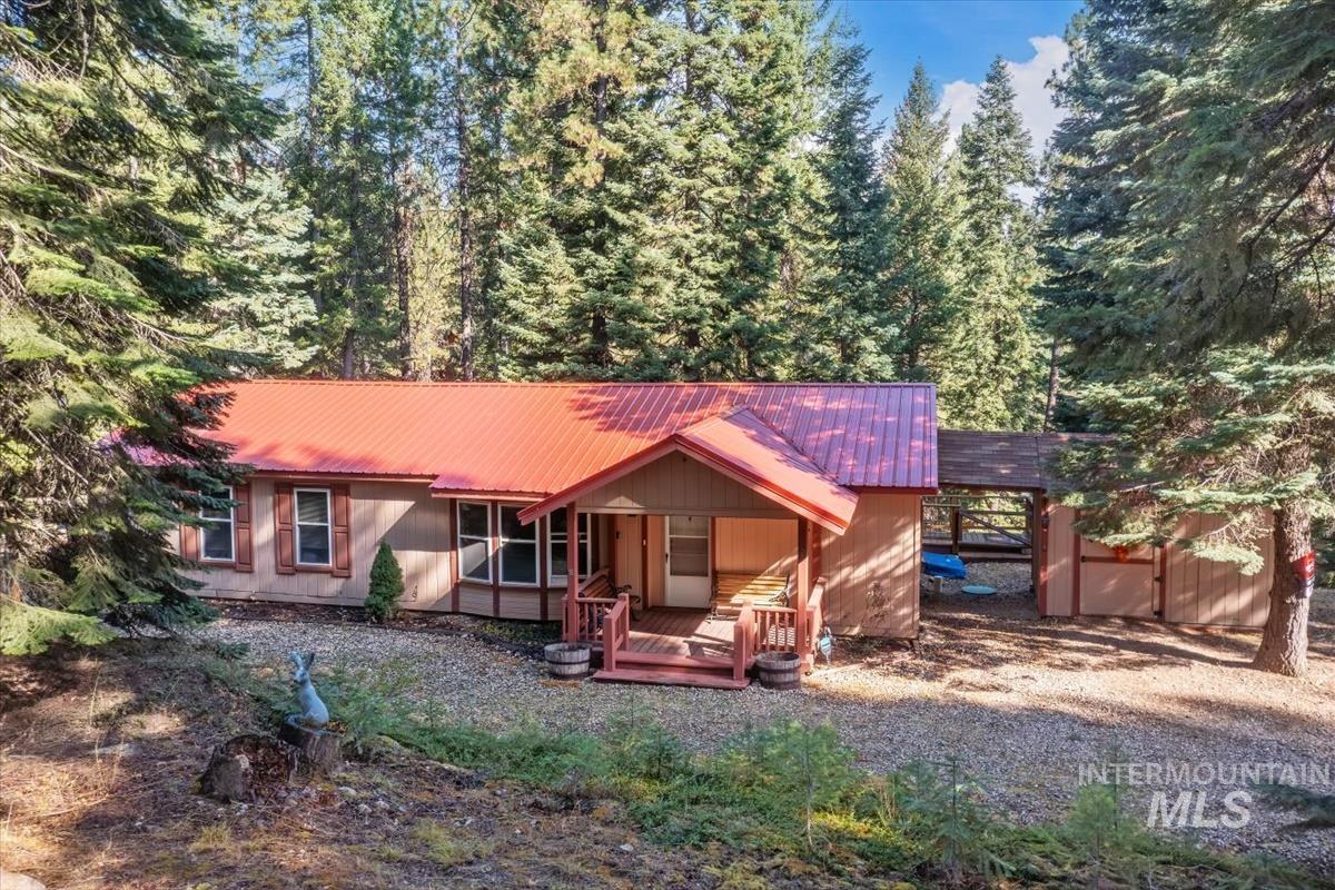 2 Snowbird Ln Property Photo 1