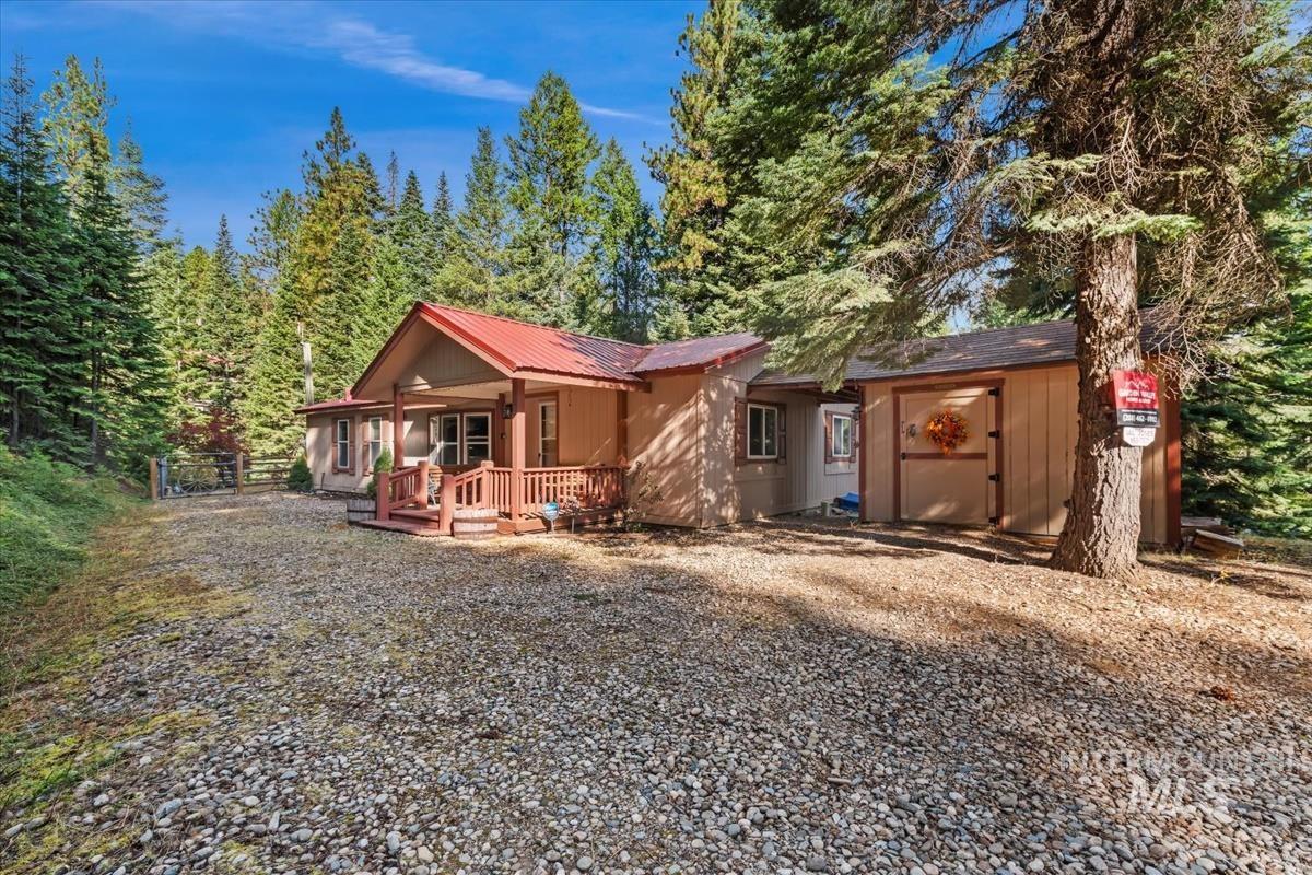 2 Snowbird Ln Property Photo 3