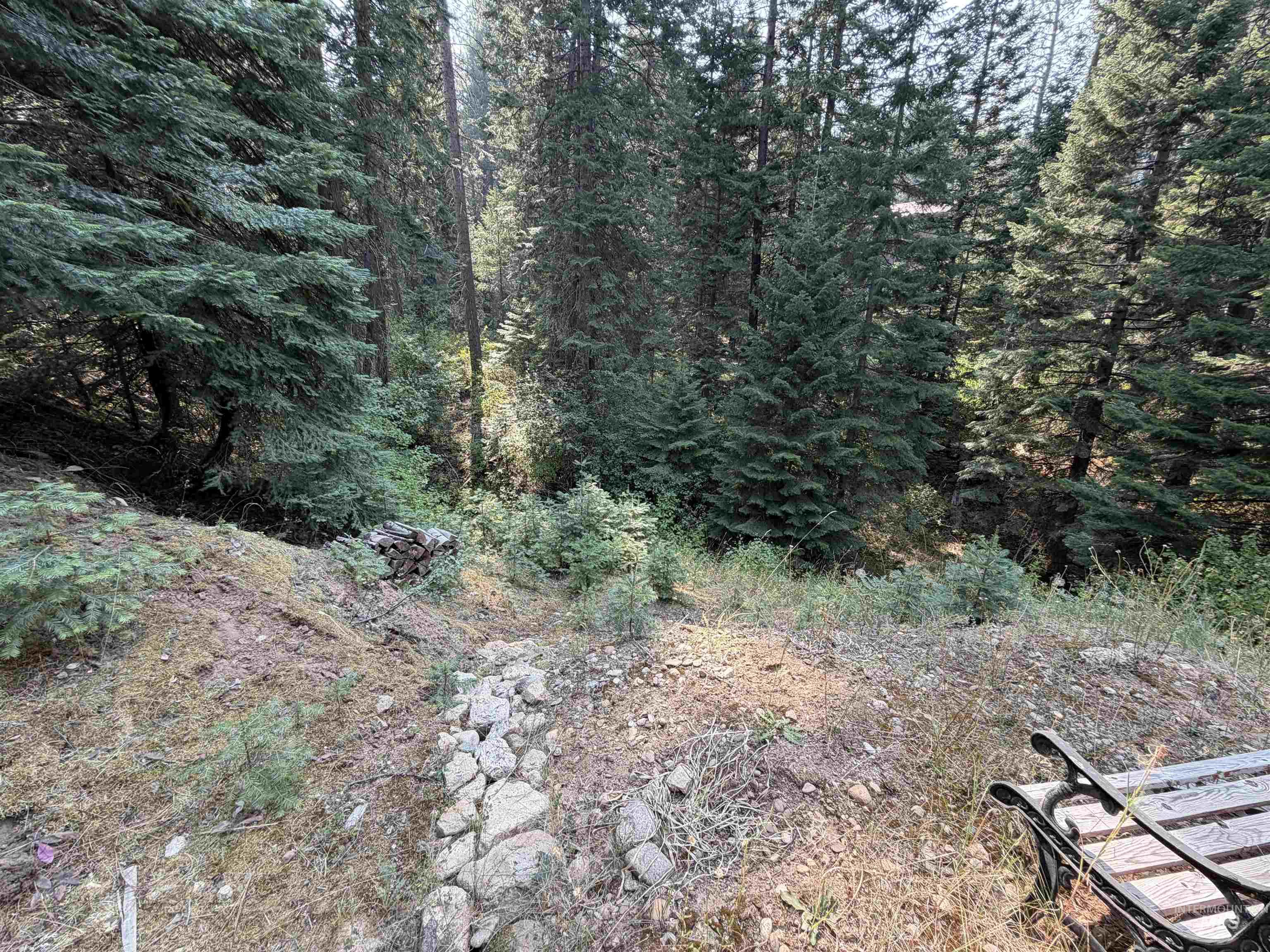 2 Snowbird Ln Property Photo 4