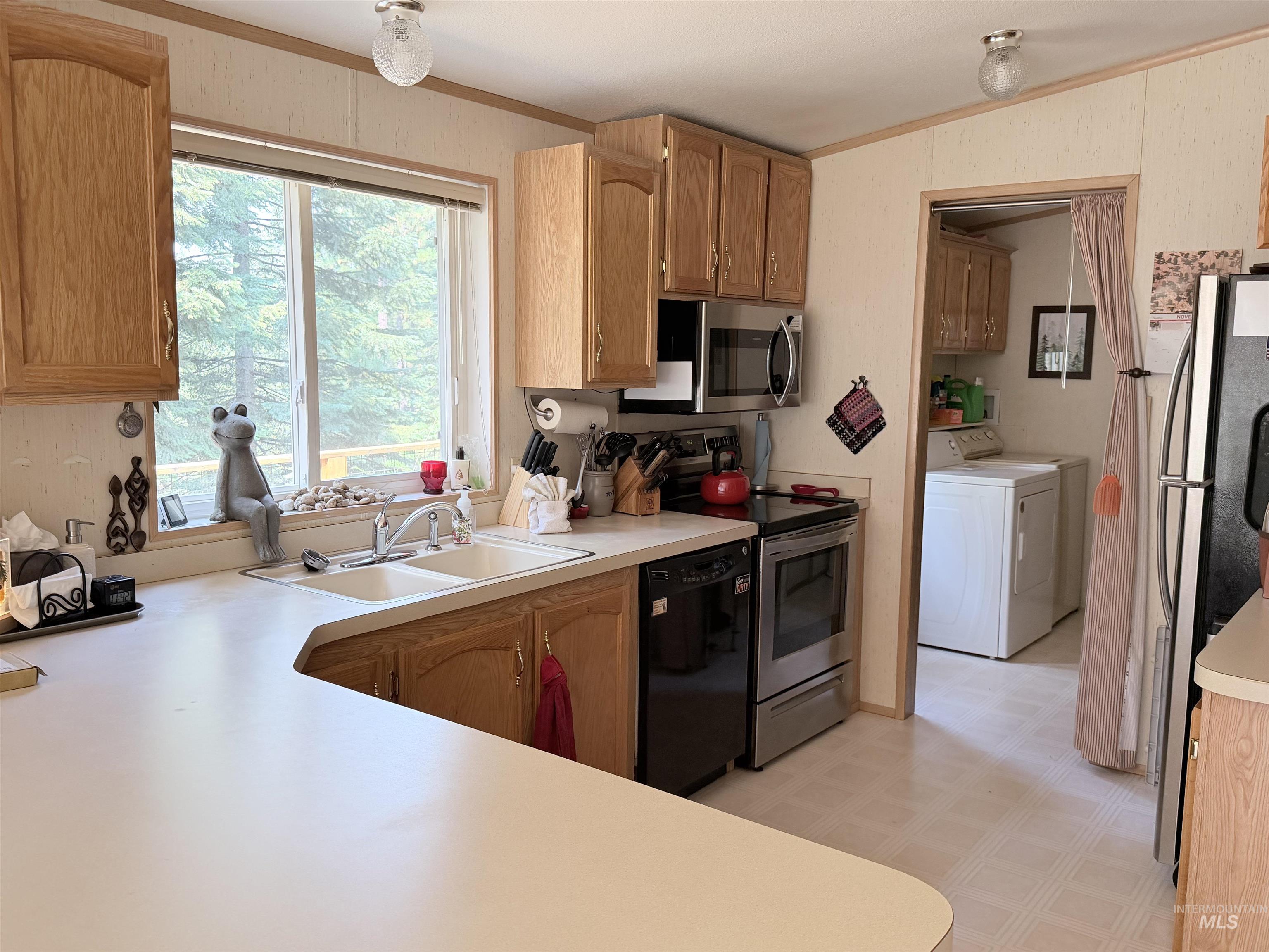 2 Snowbird Ln Property Photo 15