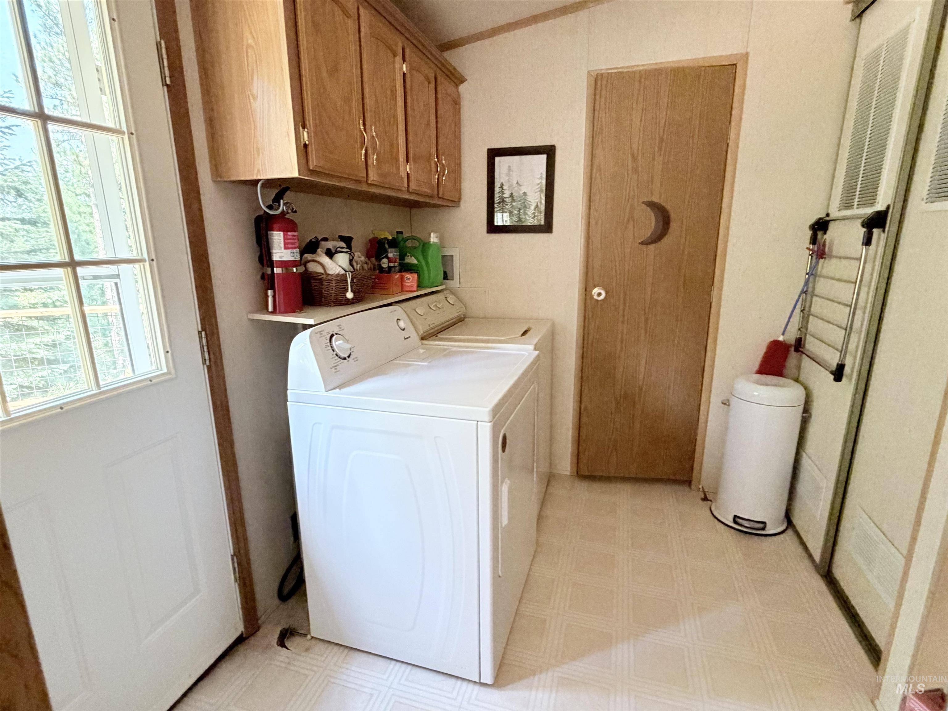 2 Snowbird Ln Property Photo 18