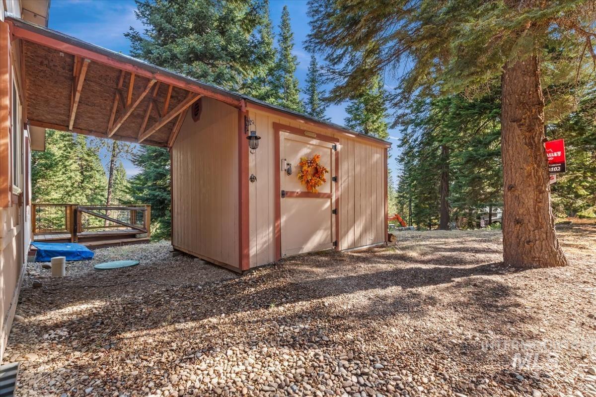 2 Snowbird Ln Property Photo 35