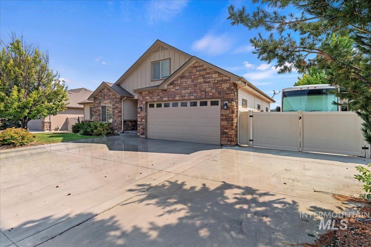 9466 S Kelsan Ave Property Photo 4