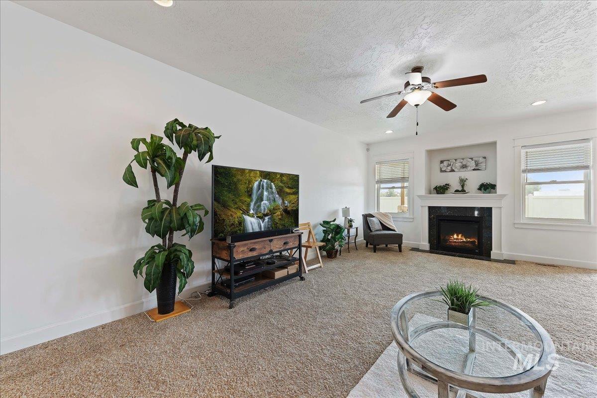 9466 S Kelsan Ave Property Photo 11