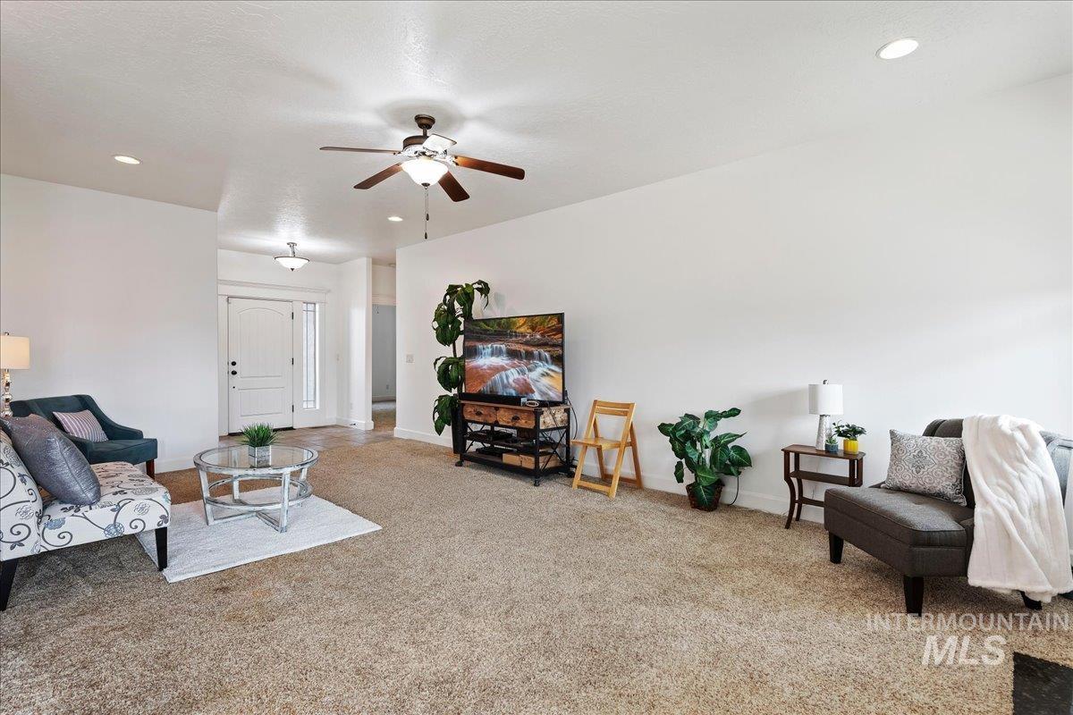 9466 S Kelsan Ave Property Photo 12