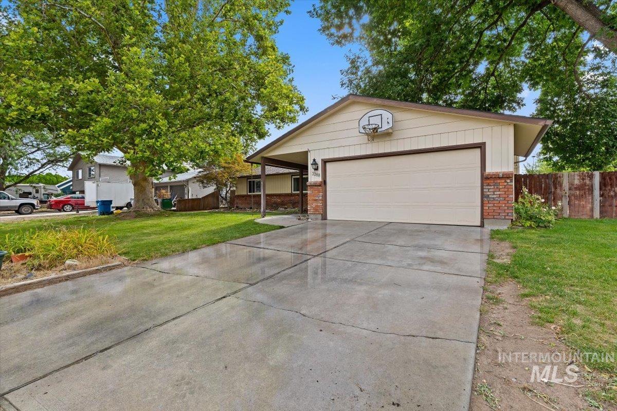 3388 N Buckboard Way Property Photo 2