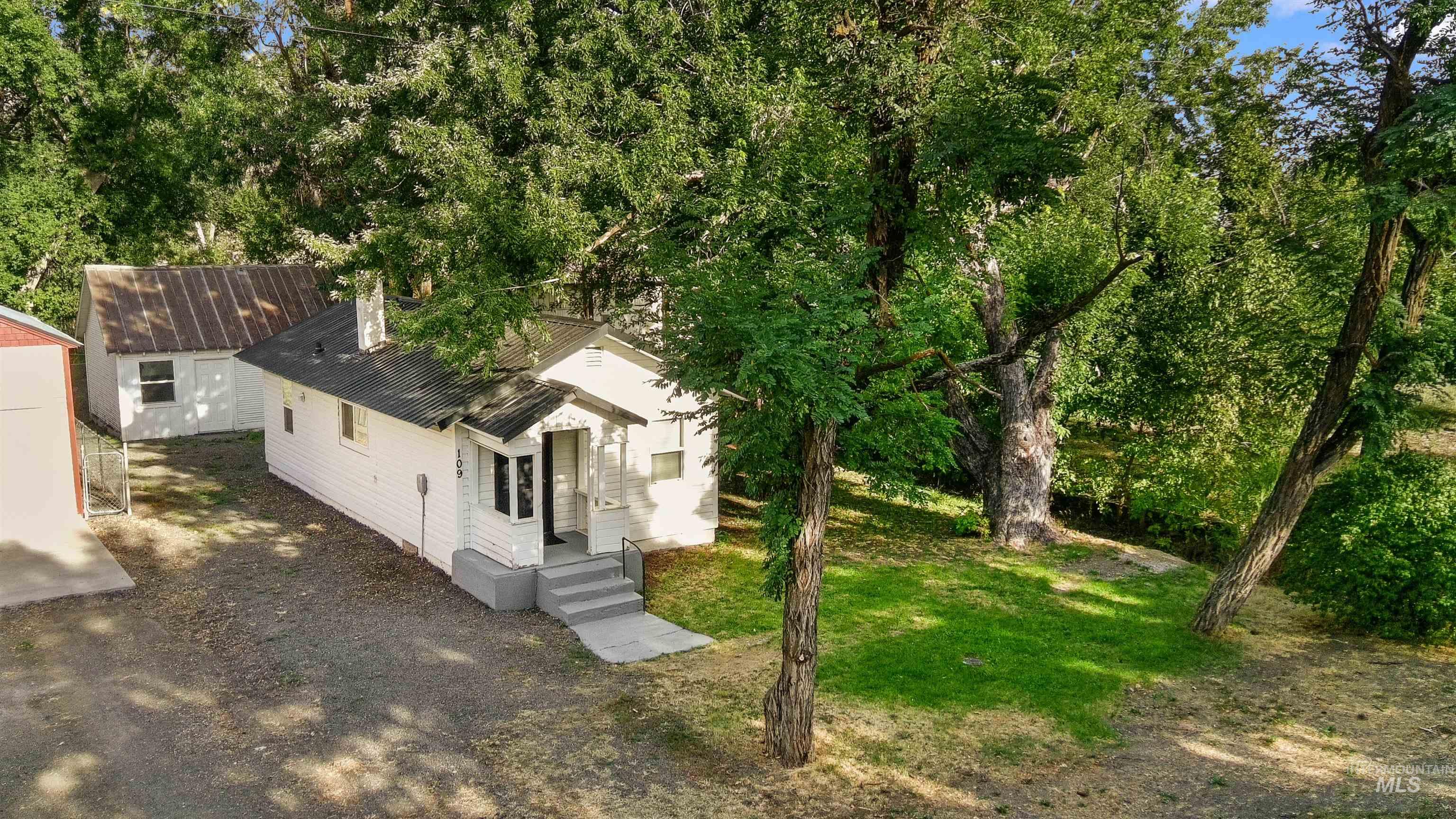 109 S Main Street Property Photo 15