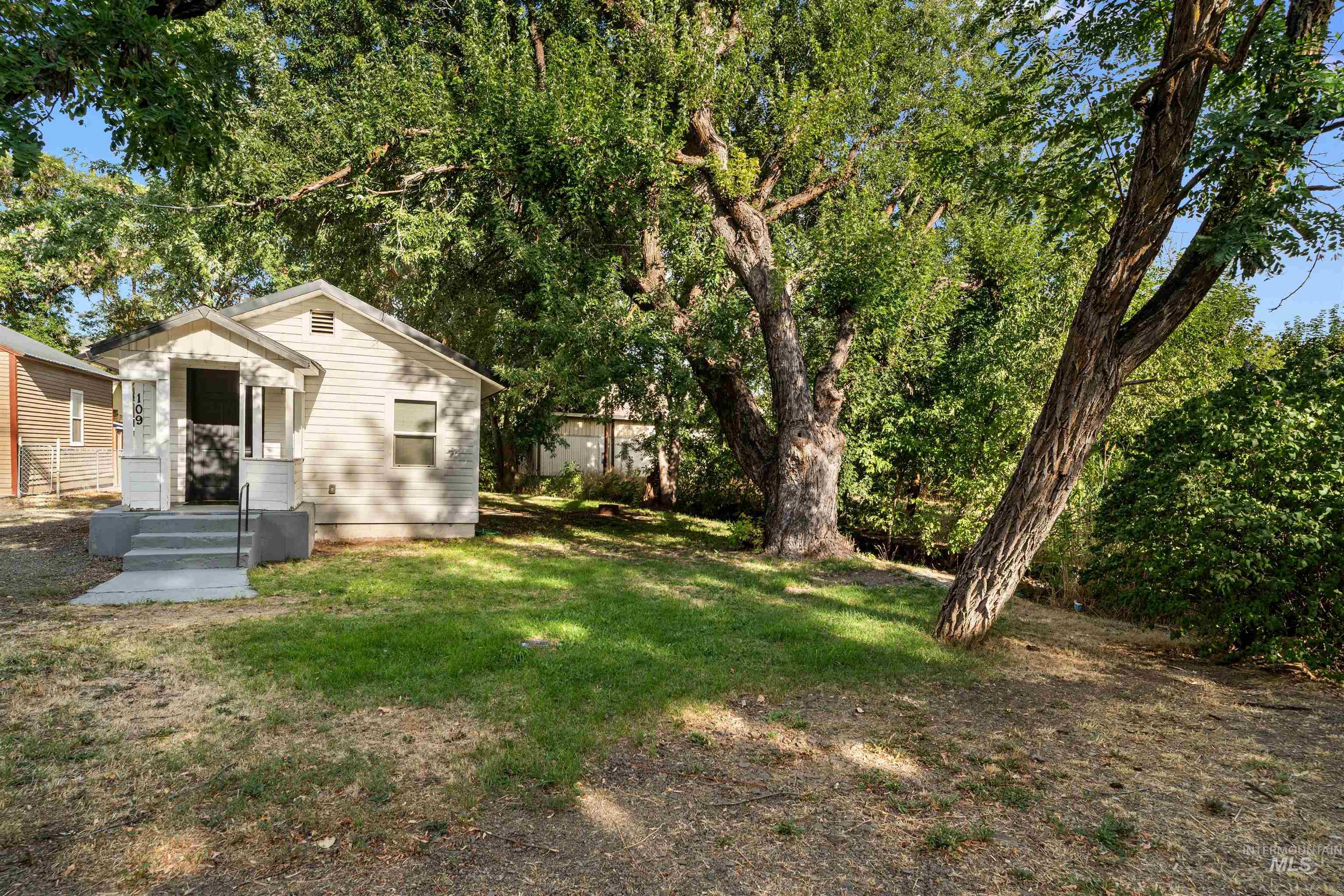 109 S Main Street Property Photo 16
