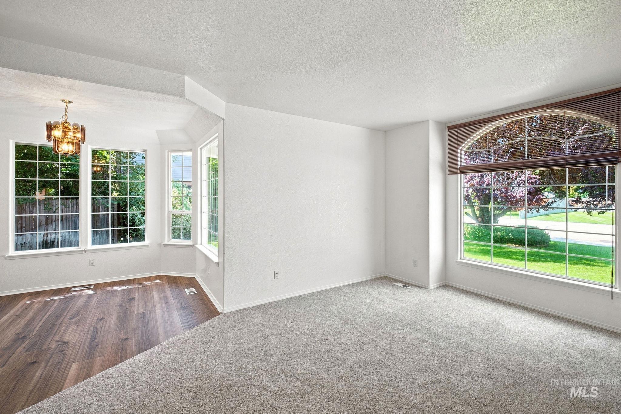 1720 N Summertree Way Property Photo 17
