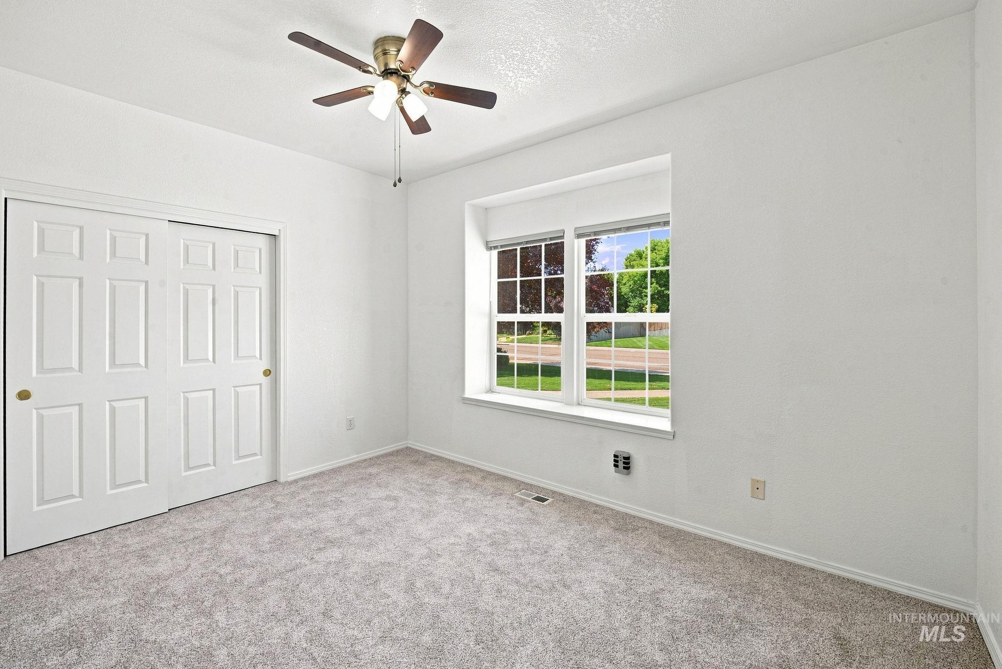 1720 N Summertree Way Property Photo 24