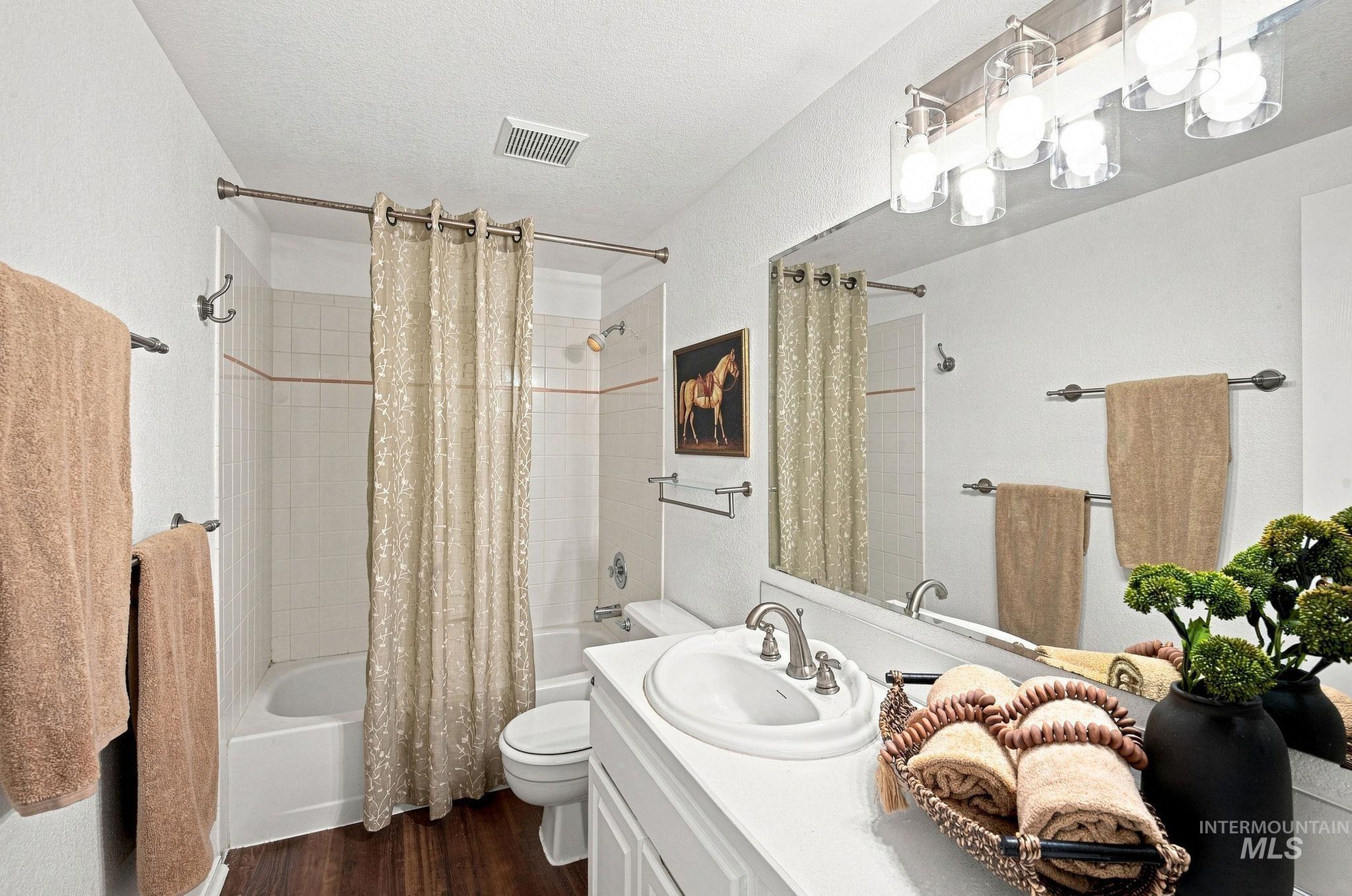 1720 N Summertree Way Property Photo 26