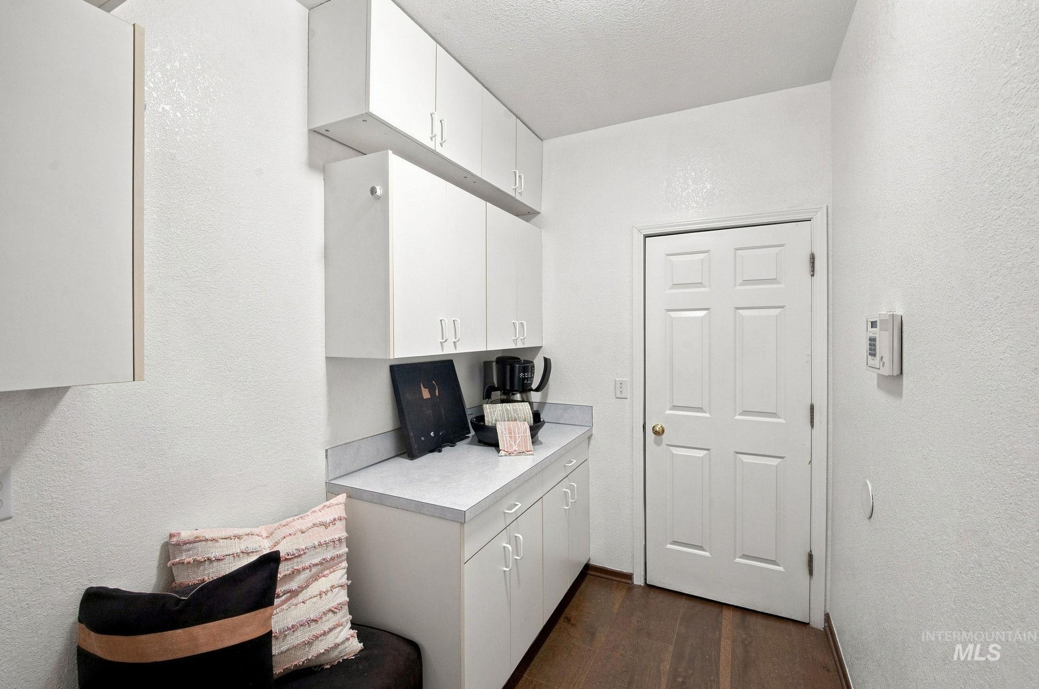 1720 N Summertree Way Property Photo 27