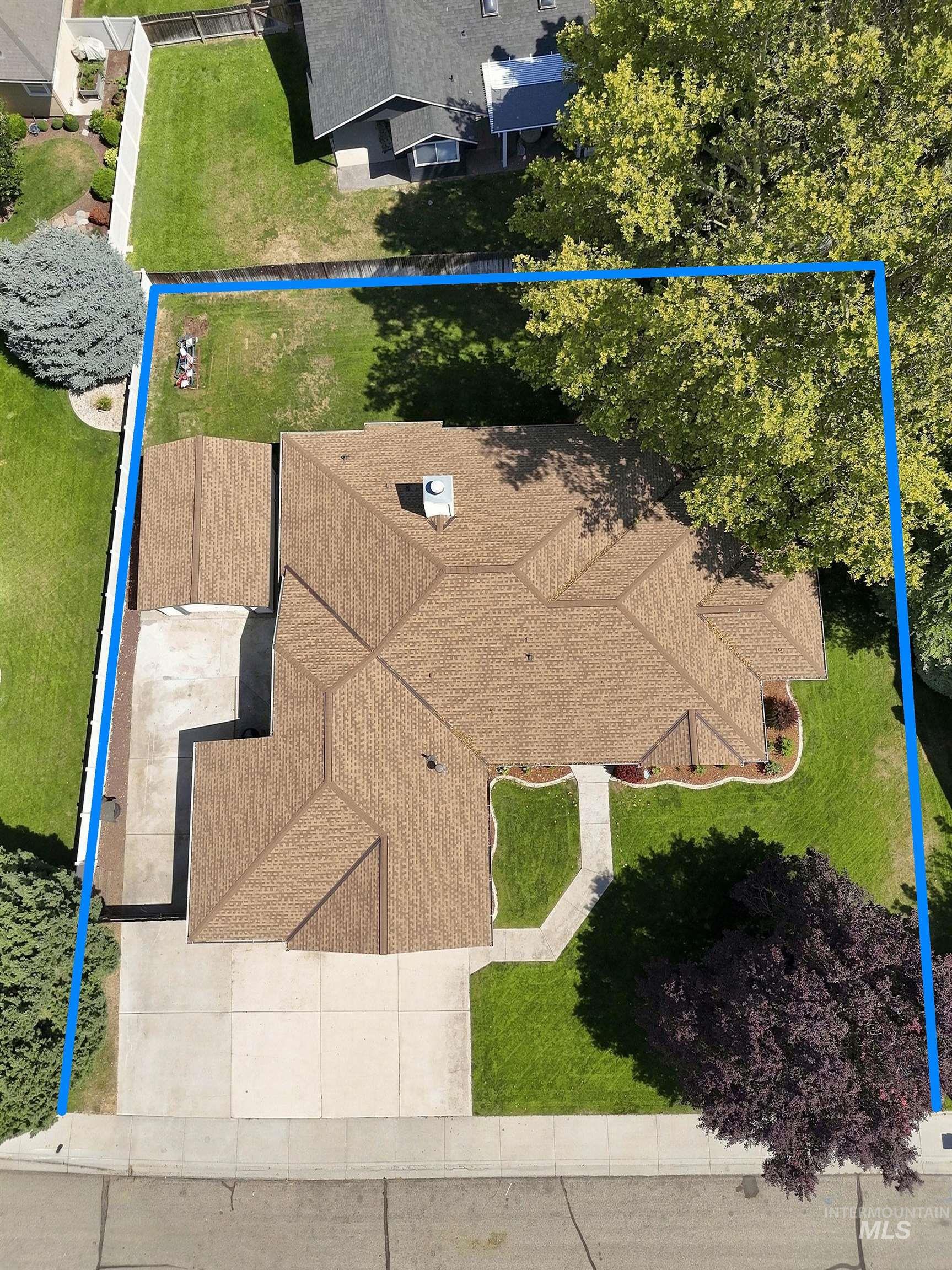 1720 N Summertree Way Property Photo 34