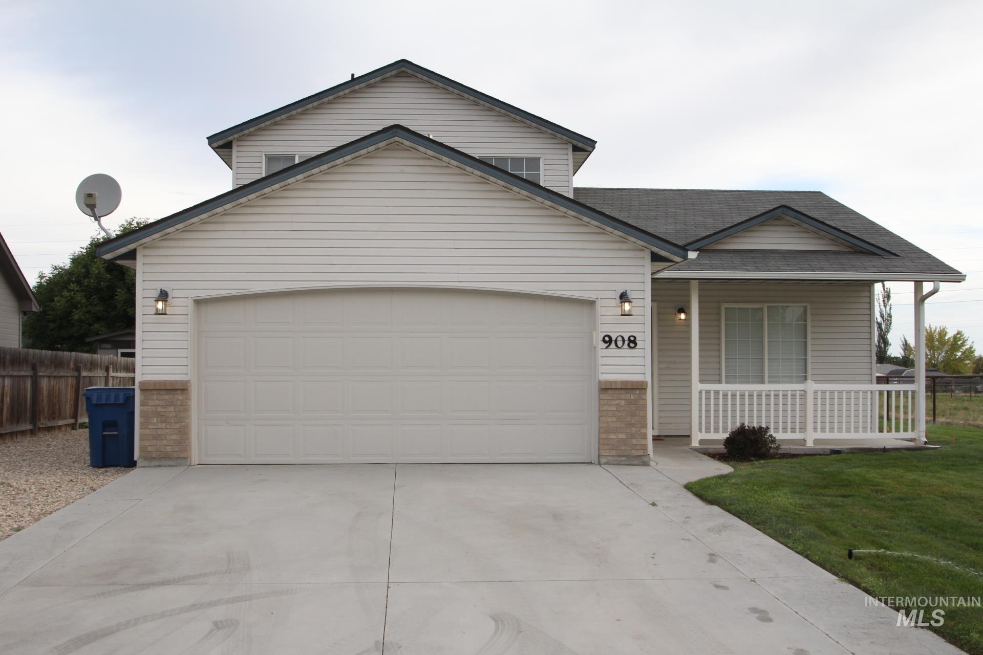 908 S Lily St. Property Photo 1