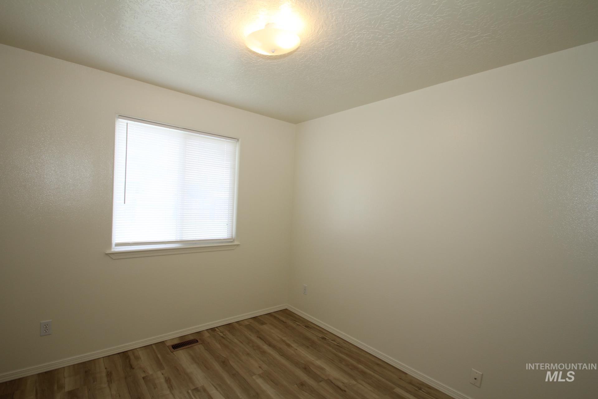 908 S Lily St. Property Photo 13